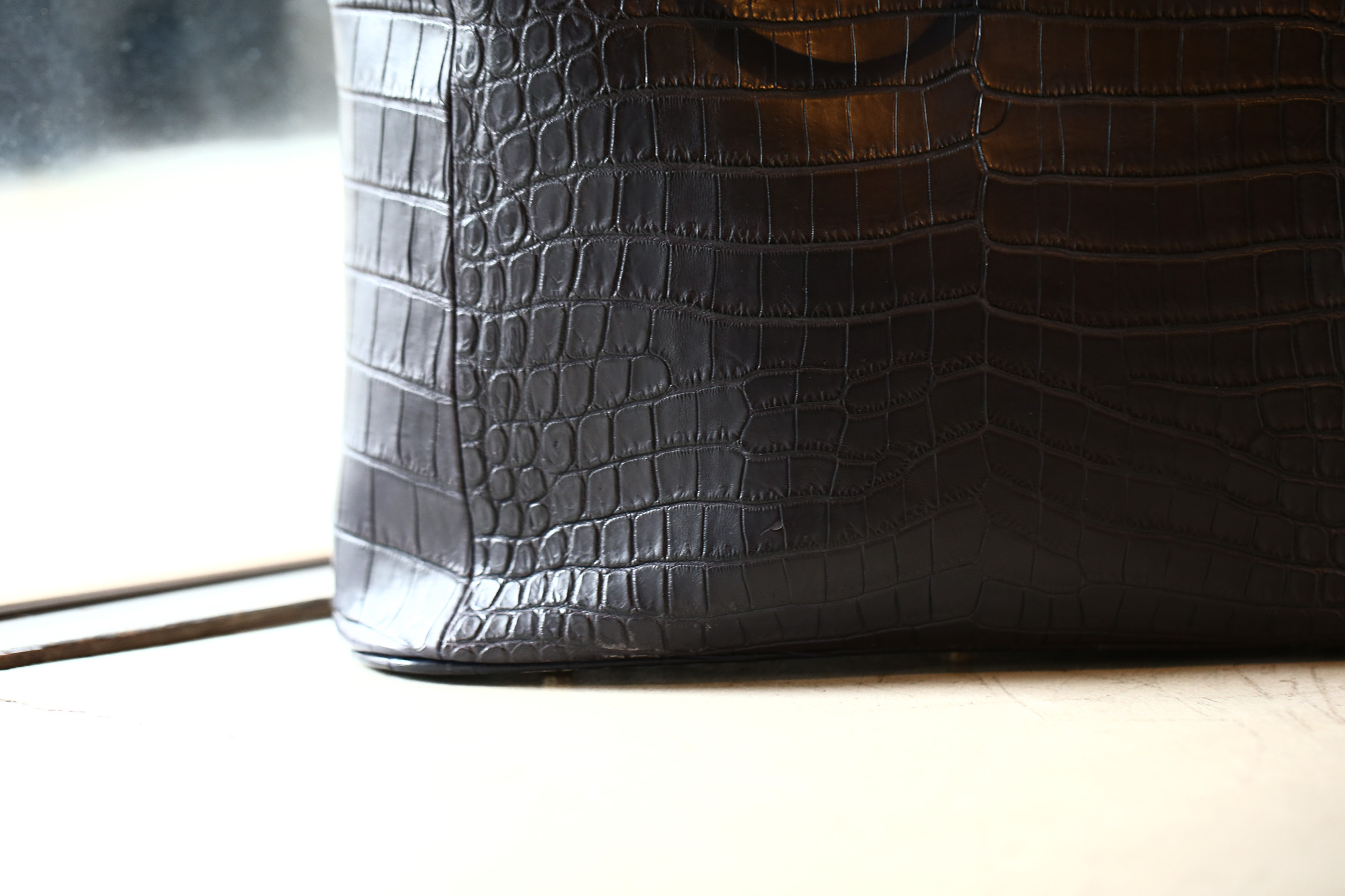 Cisei × 山本製鞄 (シセイ × 山本製鞄) Crocodile Tote Bag Medium (クロコダイル トートバッグ ミディアム) Nile Crocodile Leather (ワニ革) ナイル クロコダイル トート バッグ BLACK(ブラック),NAVY(ネイビー),BROWN(ブラウン) Made in Japan (日本製) cisei yamamotoseiho トートバック クロコ 愛知 名古屋 Alto e Diritto アルト エ デリット 