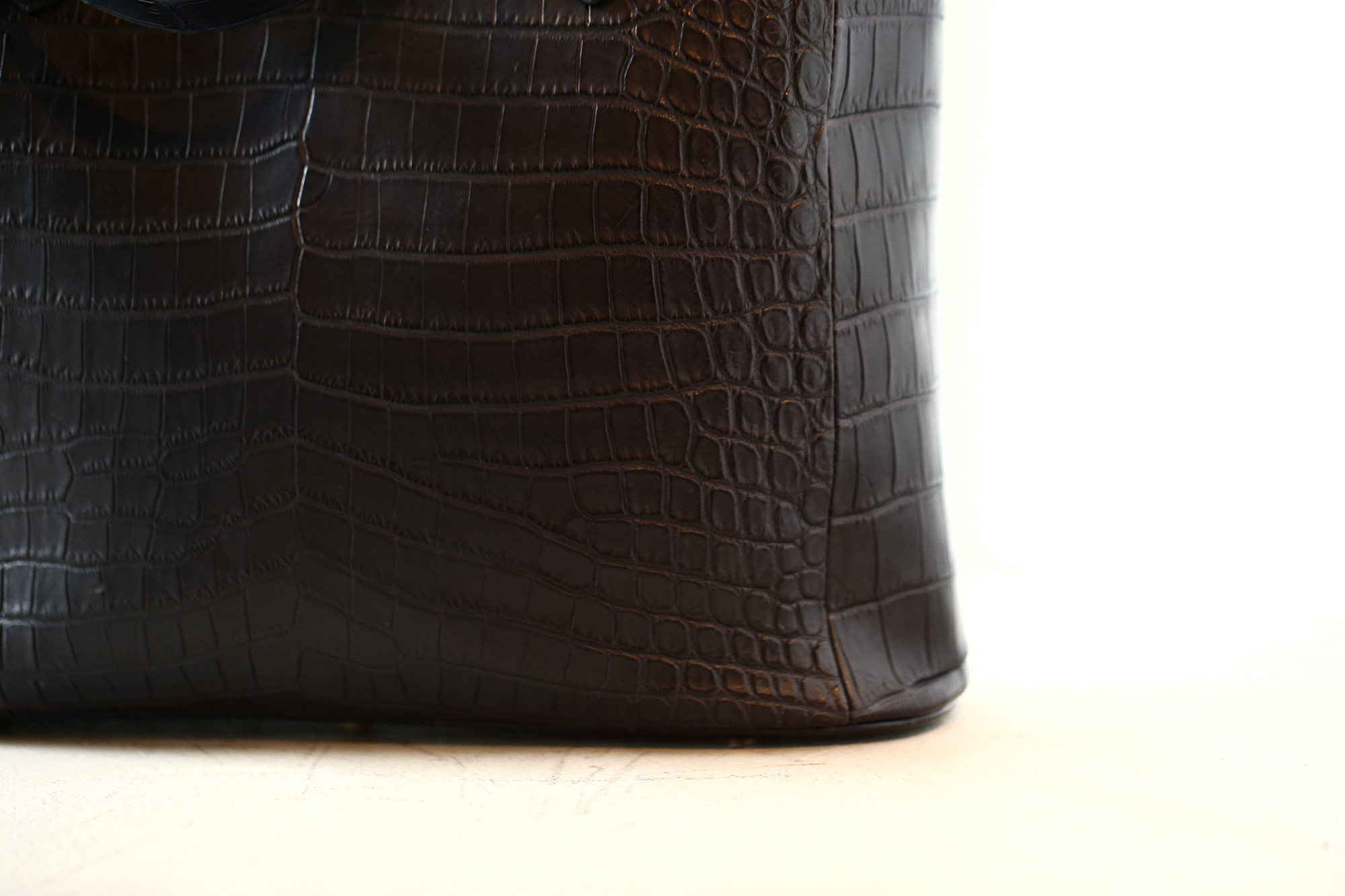 Cisei × 山本製鞄 (シセイ × 山本製鞄) Crocodile Tote Bag Medium (クロコダイル トートバッグ ミディアム) Nile Crocodile Leather (ワニ革) ナイル クロコダイル トート バッグ BLACK(ブラック),NAVY(ネイビー),BROWN(ブラウン) Made in Japan (日本製) cisei yamamotoseiho トートバック クロコ 愛知 名古屋 Alto e Diritto アルト エ デリット 