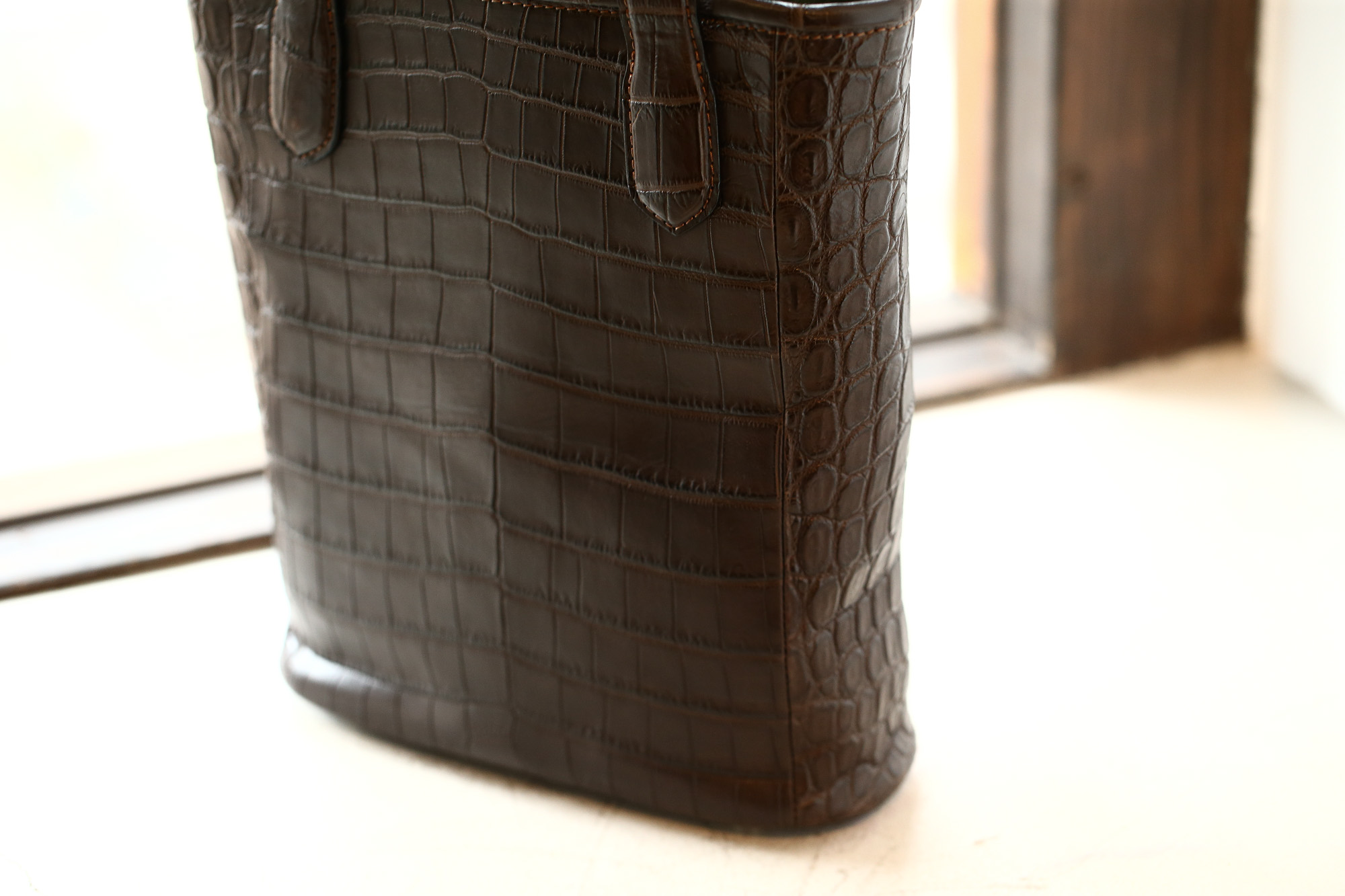 Cisei × 山本製鞄 (シセイ × 山本製鞄) Crocodile Tote Bag Small (クロコダイル トートバッグ スモール) Nile Crocodile Leather (ワニ革) ナイル クロコダイル トート バッグ BLACK(ブラック),NAVY(ネイビー),BROWN(ブラウン) Made in Japan (日本製)   cisei yamamotoseiho トートバック クロコ 愛知 名古屋 Alto e Diritto アルト エ デリット