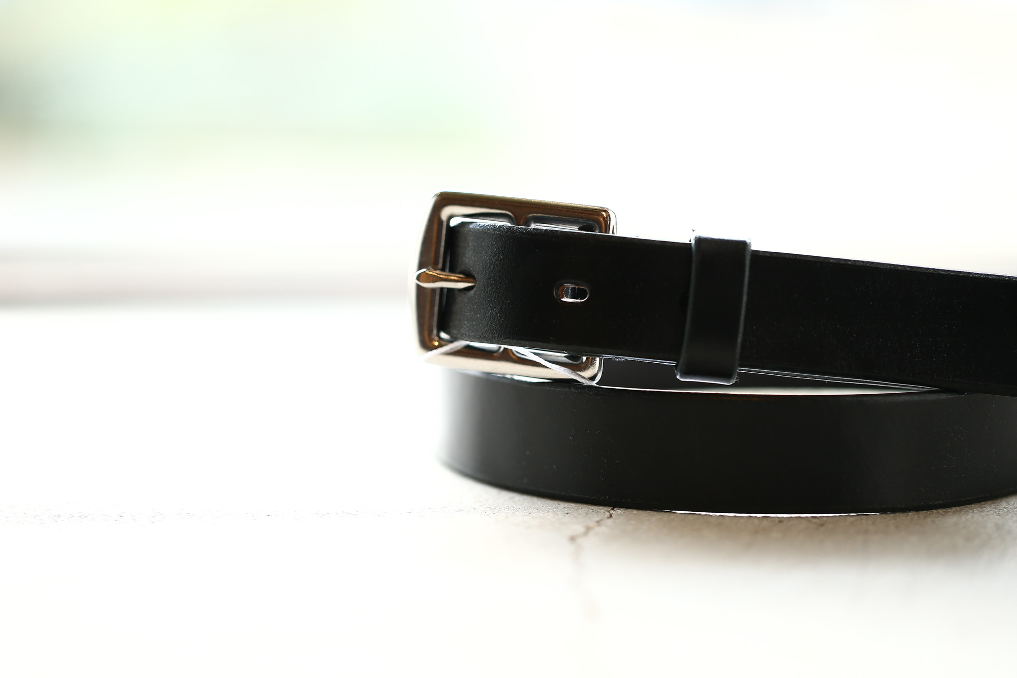 J&M DAVIDSON (ジェイアンドエムデヴィッドソン) HARNESS BUCKLE 25MM (ハーネス バックル ベルト 25MM) BRIDLE LEATHER (ブライドルレザー) ナローベルト BLACK (ブラック・999) Made in England (英国製) 2018 春夏新作 jandmdavidson jmdavidson JMデヴィッドソン 愛知 名古屋 Alto e Diritto アルト エ デリット ベルト レザーベルト