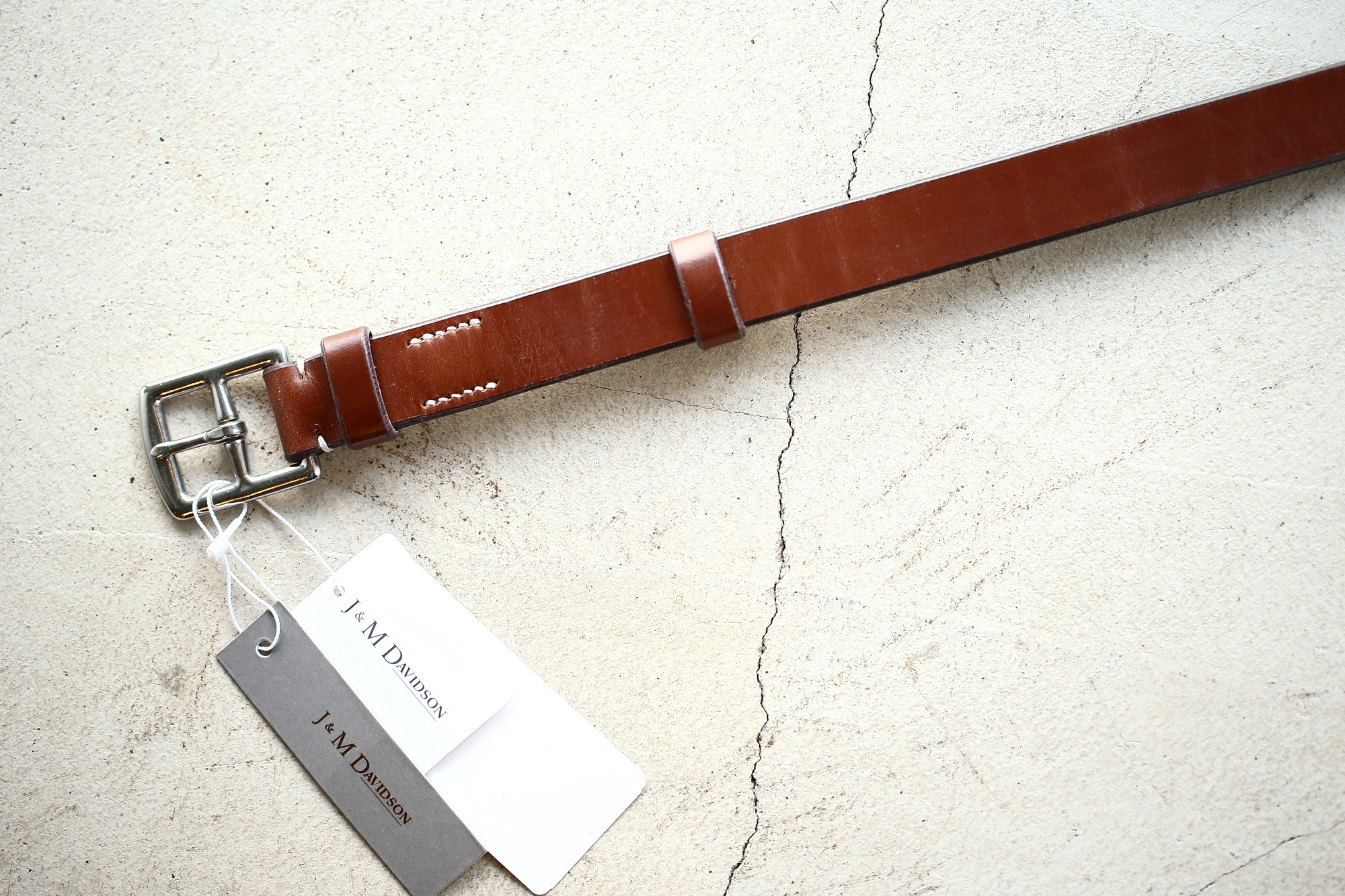 J&M DAVIDSON (ジェイアンドエムデヴィッドソン) HARNESS BUCKLE 25MM (ハーネス バックル ベルト 25MM) BRIDLE LEATHER (ブライドルレザー) ナローベルト TAN (タン・290) Made in England (英国製) 2018 春夏新作 jandmdavidson jmdavidson JMデヴィッドソン 愛知 名古屋 Alto e Diritto アルト エ デリット ベルト レザーベルト