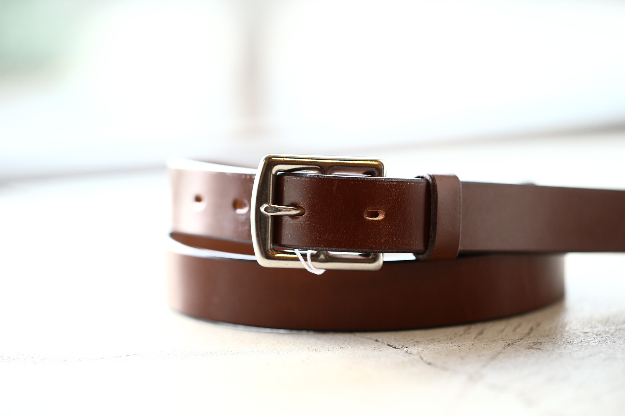 J&M DAVIDSON (ジェイアンドエムデヴィッドソン) HARNESS BUCKLE 25MM (ハーネス バックル ベルト 25MM) BRIDLE LEATHER (ブライドルレザー) ナローベルト TAN (タン・290) Made in England (英国製) 2018 春夏新作 jandmdavidson jmdavidson JMデヴィッドソン 愛知 名古屋 Alto e Diritto アルト エ デリット ベルト レザーベルト