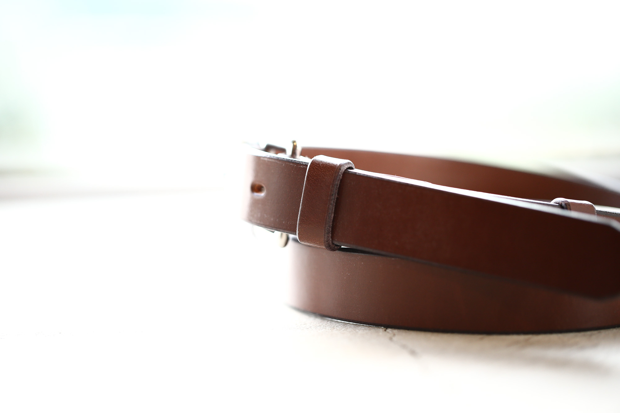 J&M DAVIDSON (ジェイアンドエムデヴィッドソン) HARNESS BUCKLE 25MM (ハーネス バックル ベルト 25MM) BRIDLE LEATHER (ブライドルレザー) ナローベルト TAN (タン・290) Made in England (英国製) 2018 春夏新作 jandmdavidson jmdavidson JMデヴィッドソン 愛知 名古屋 Alto e Diritto アルト エ デリット ベルト レザーベルト