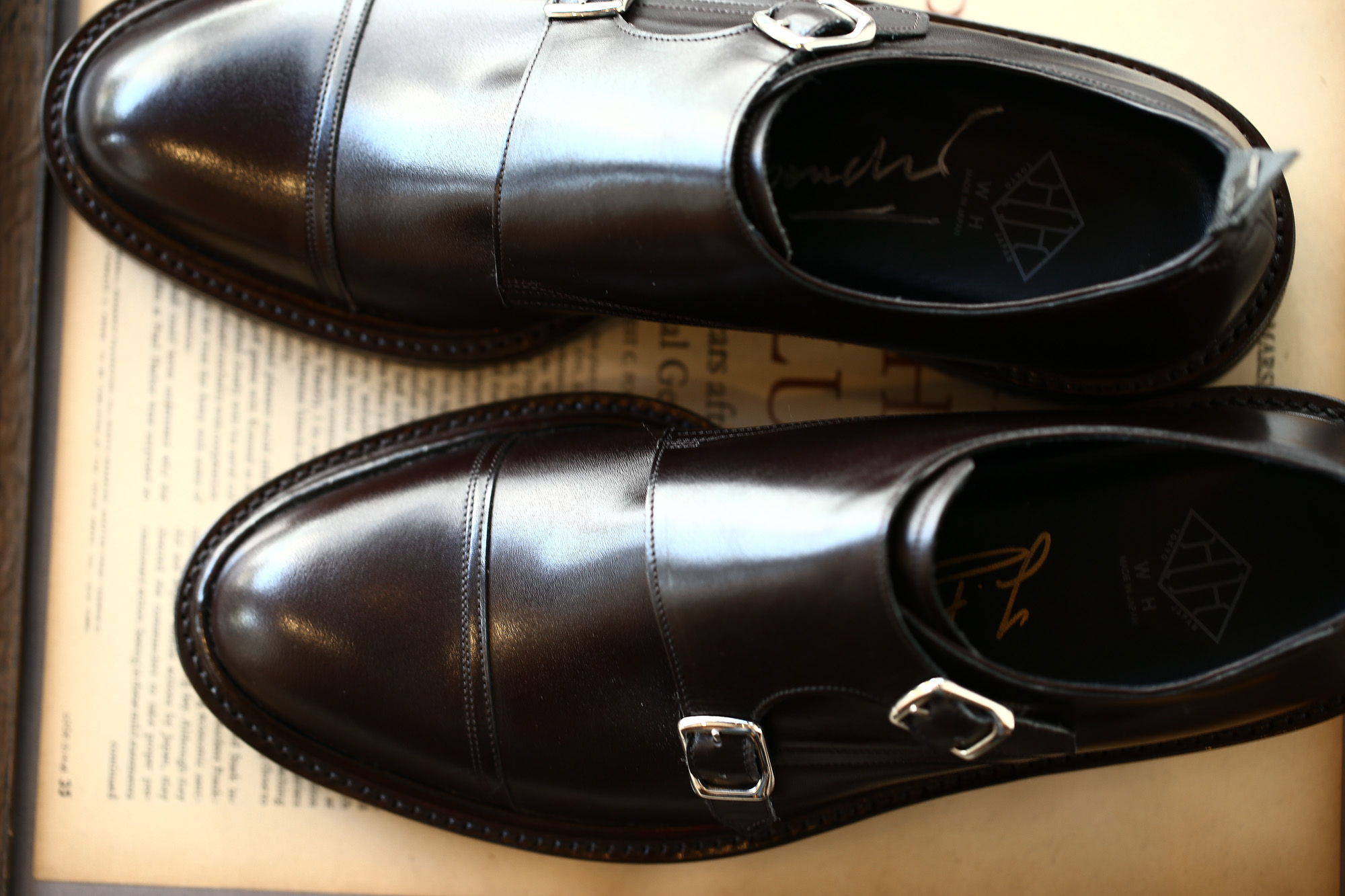 WH (ダブルエイチ) 【WH-0300(WHS-0300)】 Double Monk Strap Shoes (干場氏 スペシャル モデル) Cruise Last (クルーズラスト) ダブルモンクストラップシューズ DARK BROWN(ダークブラウン) MADE IN JAPAN (日本製) 2018 春夏新作 【干場氏、坪内氏の直筆サイン入り】【Alto e Diritto限定 スペシャルアイテム】 wh 干場さん 干場スペシャル FORZASTYLE フォルザスタイル 愛知 名古屋 Alto e Diritto アルト エ デリット