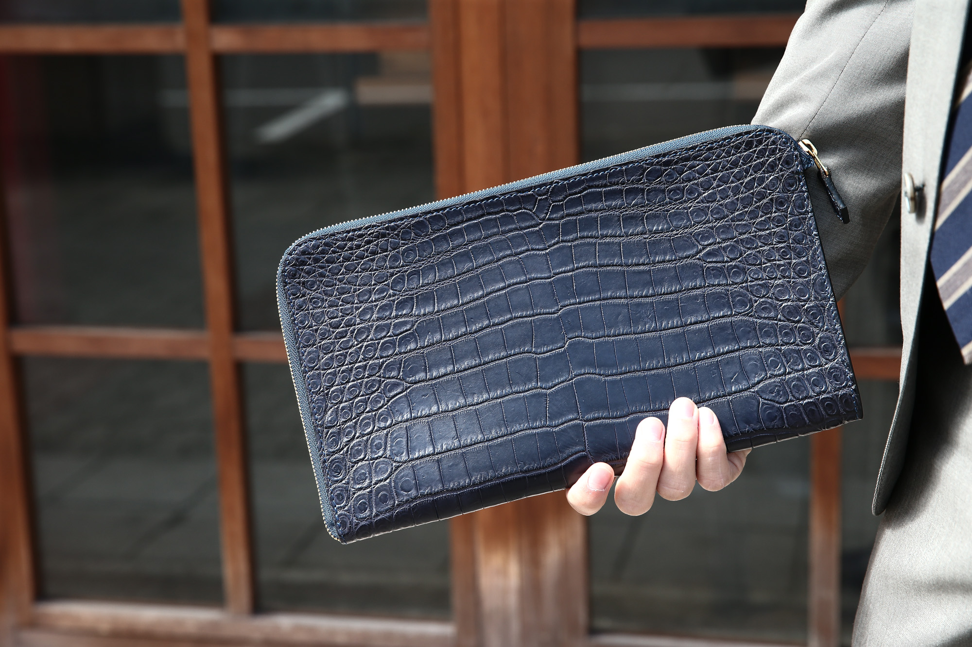 Cisei × 山本製鞄 (シセイ × 山本製鞄) Crocodile Document Case Small (クロコダイル ドキュメントケース スモール) Nile Crocodile Leather (ワニ革) ナイル クロコダイル クラッチバッグ BLACK(ブラック),NAVY(ネイビー),BROWN(ブラウン)  Made in Japan (日本製) cisei yamamotoseiho トートバック クロコ 愛知 名古屋 Alto e Diritto アルト エ デリット