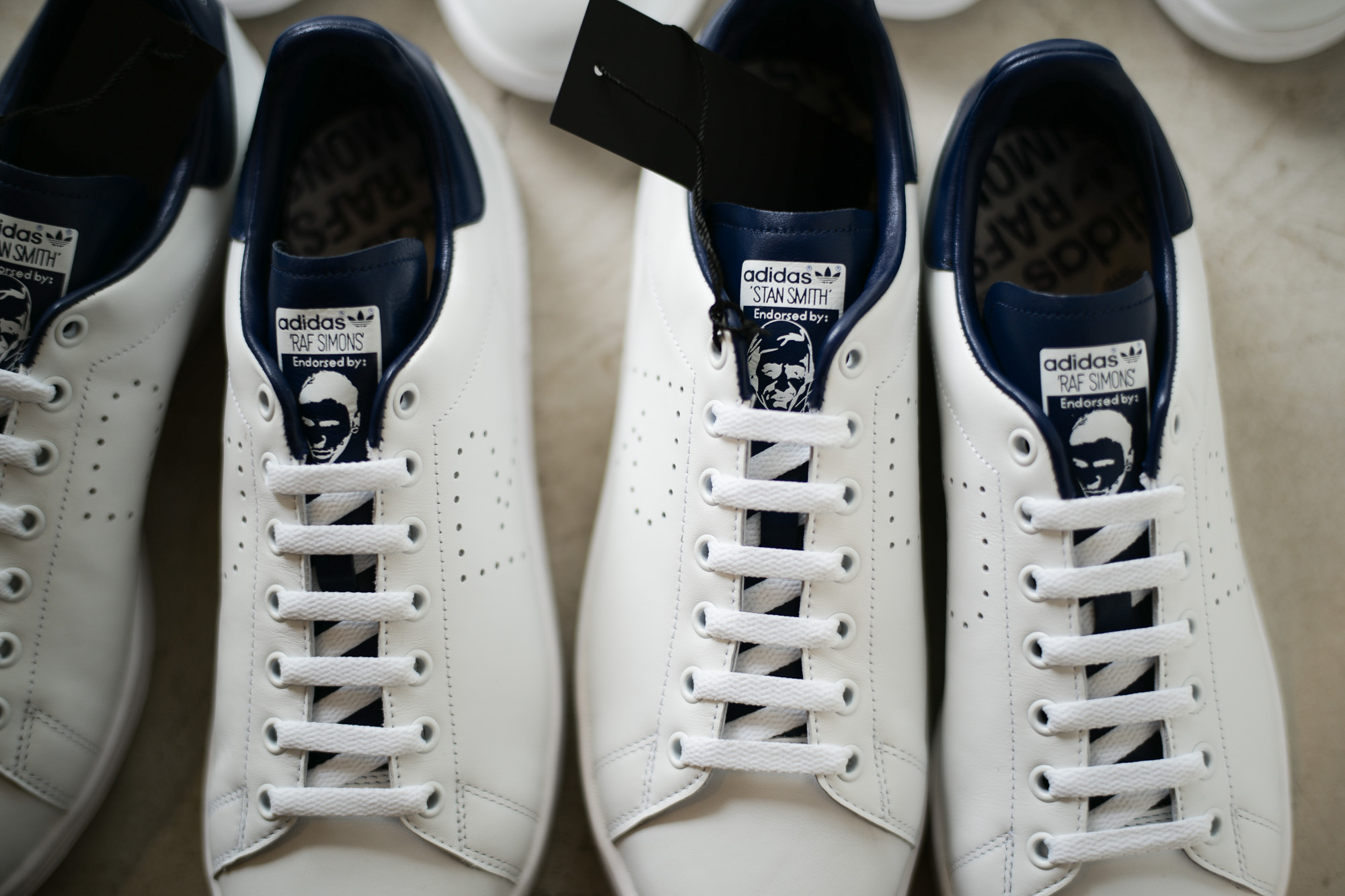 adidas by RAF SIMONS (アディダス バイ ラフシモンズ) RS STAN SMITH (RS スタンスミス) B22543 レザー スニーカー FTWWHT/NGTSKY/FTWWHT (ホワイト / ネイビー) 2018 春夏新作 adidas rafsimons ラフシモンズ 愛知 名古屋 Alto e Diritto アルト エ デリット alto e dritto アルトエデリット