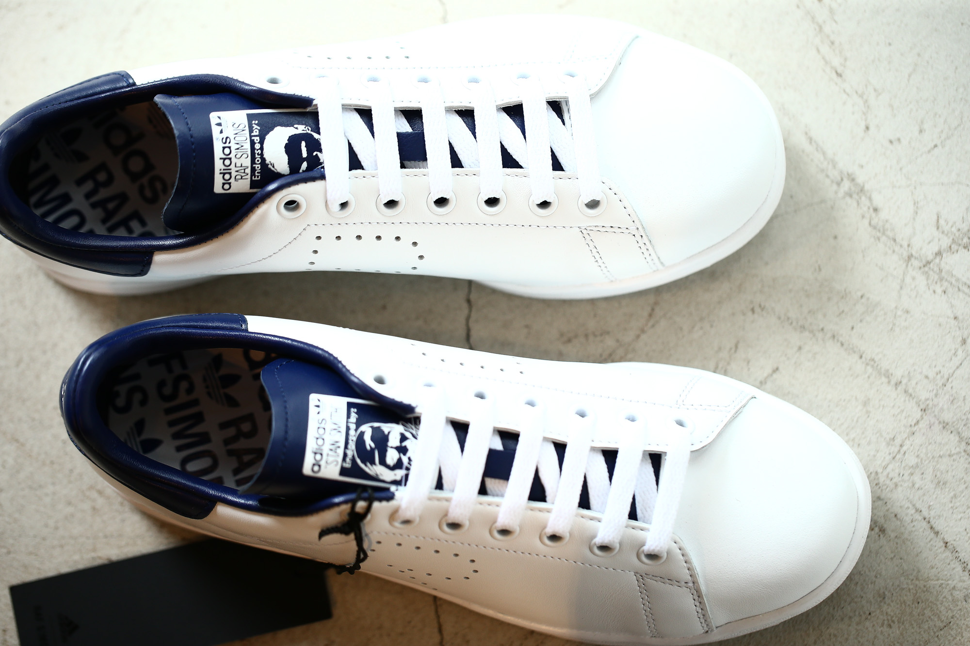 adidas by RAF SIMONS (アディダス バイ ラフシモンズ) RS STAN SMITH (RS スタンスミス) B22543 レザー スニーカー FTWWHT/NGTSKY/FTWWHT (ホワイト / ネイビー) 2018 春夏新作 adidas rafsimons ラフシモンズ 愛知 名古屋 Alto e Diritto アルト エ デリット alto e dritto アルトエデリット