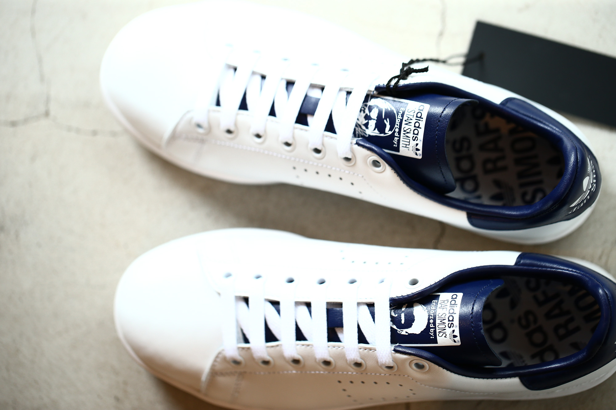 adidas by RAF SIMONS (アディダス バイ ラフシモンズ) RS STAN SMITH (RS スタンスミス) B22543 レザー スニーカー FTWWHT/NGTSKY/FTWWHT (ホワイト / ネイビー) 2018 春夏新作 adidas rafsimons ラフシモンズ 愛知 名古屋 Alto e Diritto アルト エ デリット alto e dritto アルトエデリット