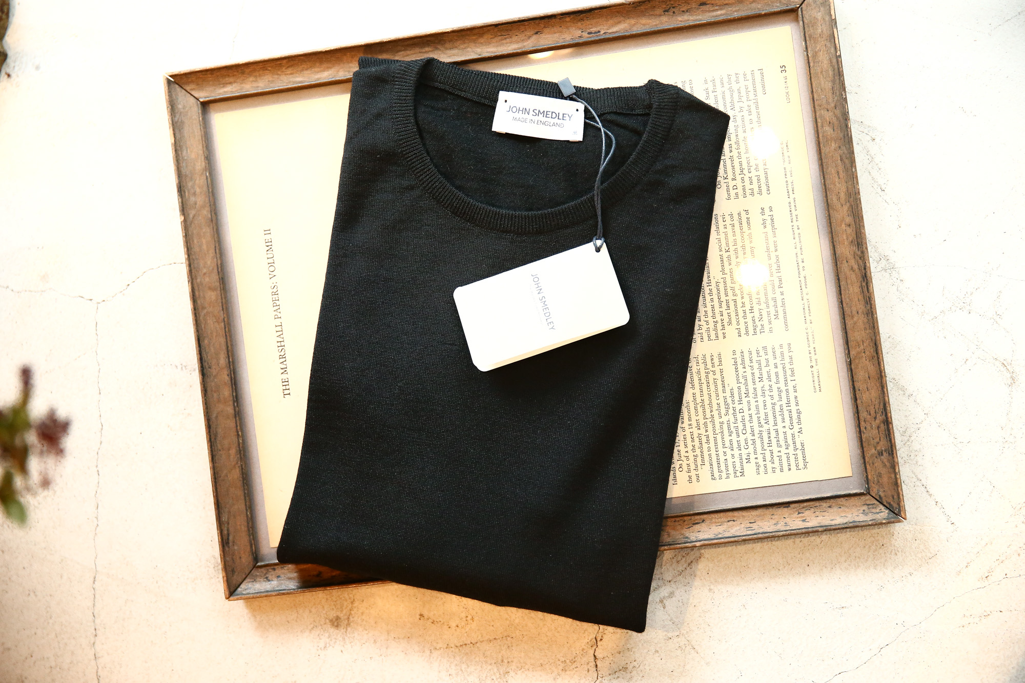 JOHN SMEDLEY (ジョンスメドレー) SICILY (シシリー) 30G Merino Wool (30ゲージメリノウール) クルーネックセーター BLACK (ブラック) Made in England (イギリス製)　2018 秋冬 johnsmedley ジョンスメドレー 愛知 名古屋 Alto e Diritto アルト エ デリット alto e diritto アルトエデリット