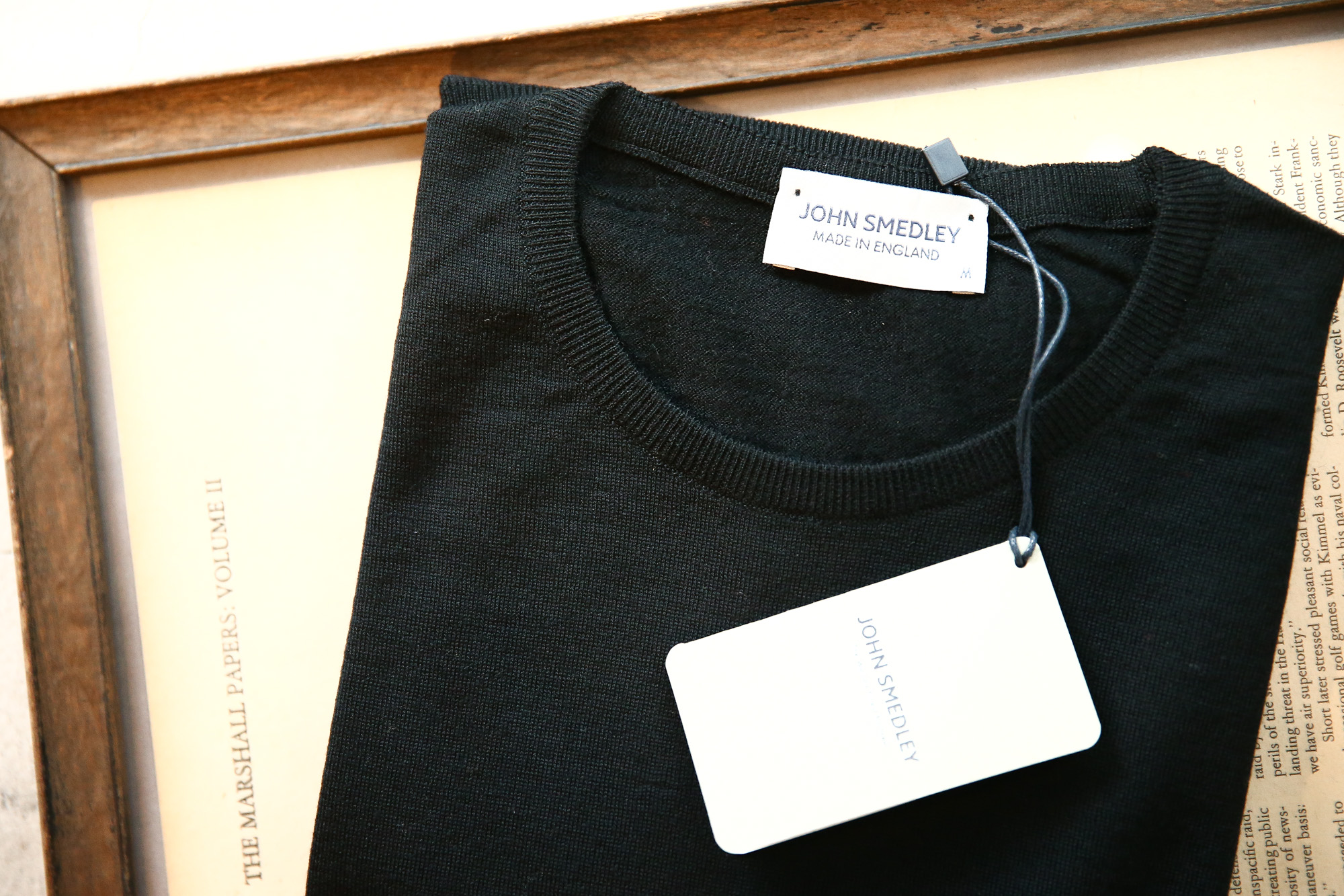 JOHN SMEDLEY (ジョンスメドレー) SICILY (シシリー) 30G Merino Wool (30ゲージメリノウール) クルーネックセーター BLACK (ブラック) Made in England (イギリス製)　2018 秋冬 johnsmedley ジョンスメドレー 愛知 名古屋 Alto e Diritto アルト エ デリット alto e diritto アルトエデリット