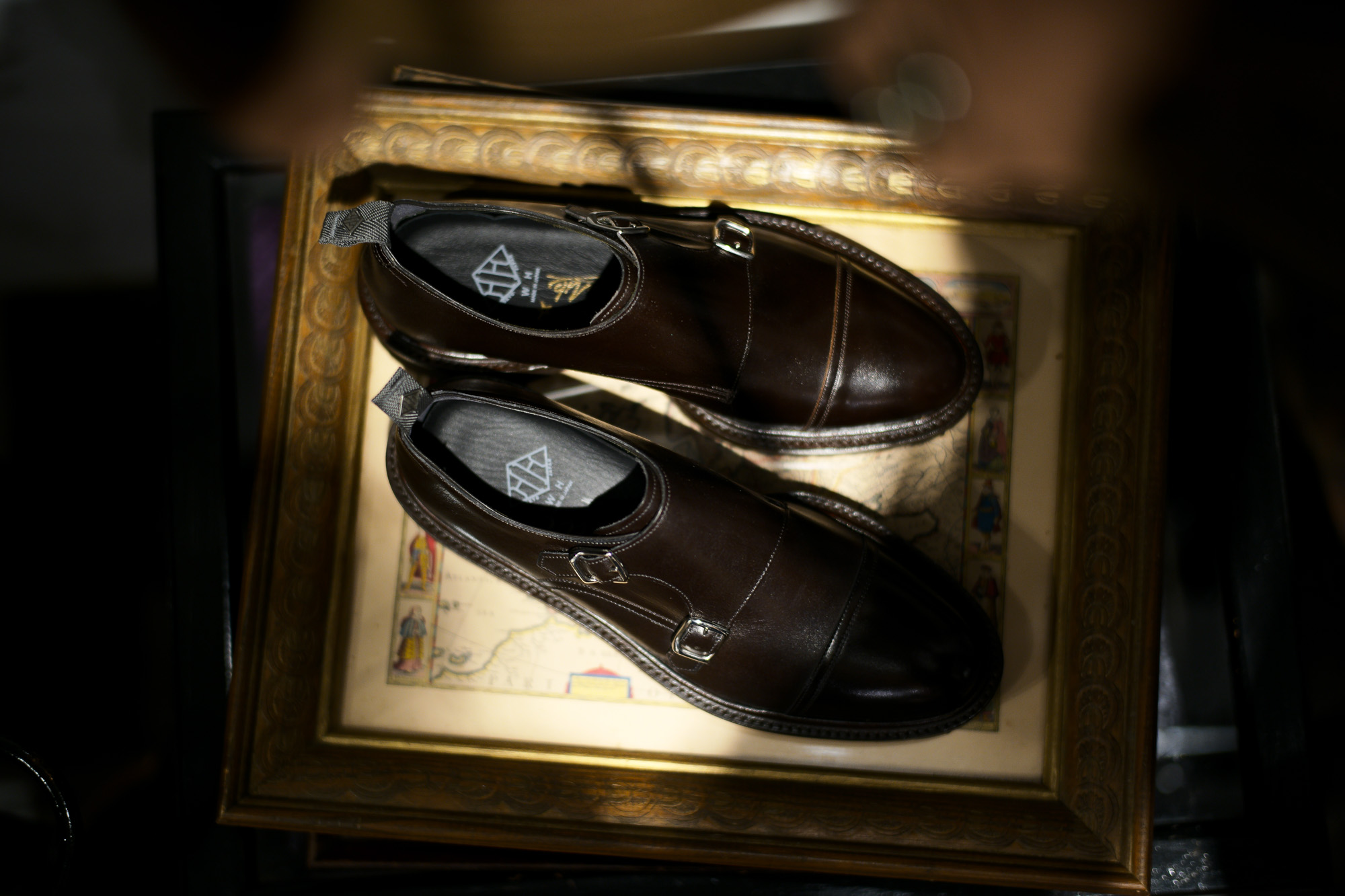 WH (ダブルエイチ) 【WH-0300(WHS-0300)】 Double Monk Strap Shoes (干場氏 スペシャル モデル) Cruise Last (クルーズラスト) ダブルモンクストラップシューズ DARK BROWN(ダークブラウン) MADE IN JAPAN (日本製) 2018 春夏新作 【干場氏、坪内氏の直筆サイン入り】【Alto e Diritto限定 スペシャルアイテム】 wh 干場さん 干場スペシャル FORZASTYLE フォルザスタイル 愛知 名古屋 Alto e Diritto アルト エ デリット