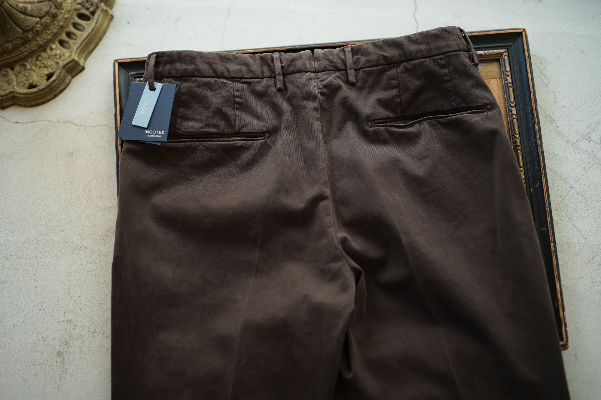 INCOTEX (インコテックス) 1AGW30 SLIM FIT GARMENT DYED COMFORT CHINO コットン ストレッチ スラックス BROWN (ブラウン・618) 2018 秋冬新作 愛知 名古屋 alto e diritto アルトエデリット チノパンツ チノスラックス