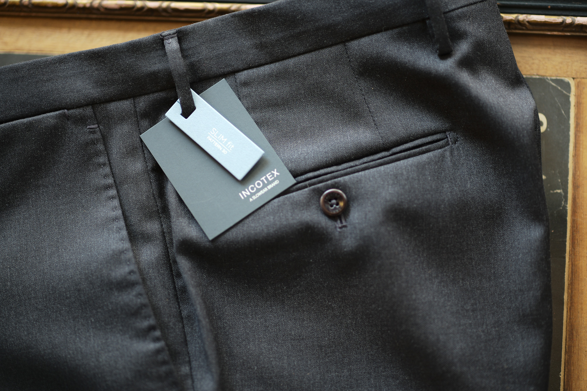 INCOTEX (インコテックス) N35 SLIM FIT (1NT035) SUPER 100'S WOOLLEN TWILL サージウール スラックス CHARCOAL GRAY (チャコールグレー・930) 2018 秋冬新作 incotex 愛知 名古屋 Alto e Diritto アルト エ デリット alto e diritto アルトエデリット グレスラ グレースラックス