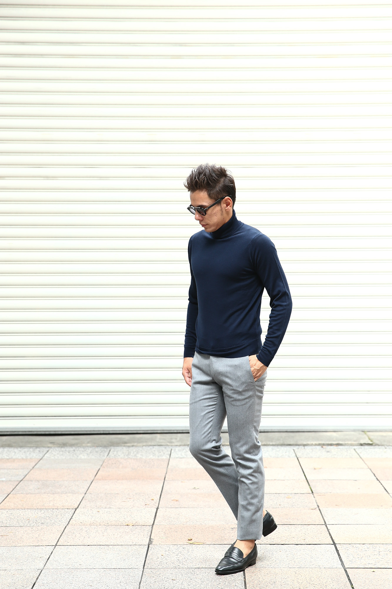 JOHN SMEDLEY 30G Merino Wool タートルネックセータ