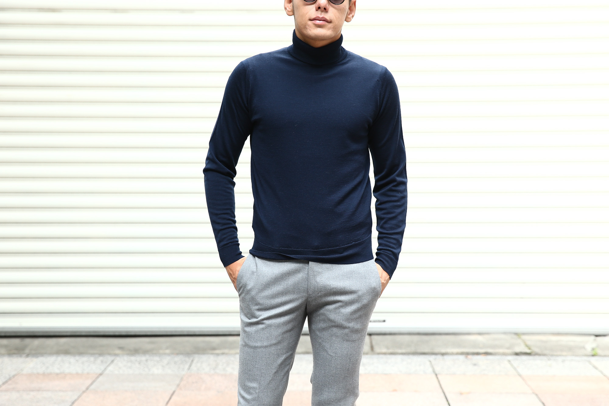 JOHN SMEDLEY 30G Merino Wool タートルネックセータ