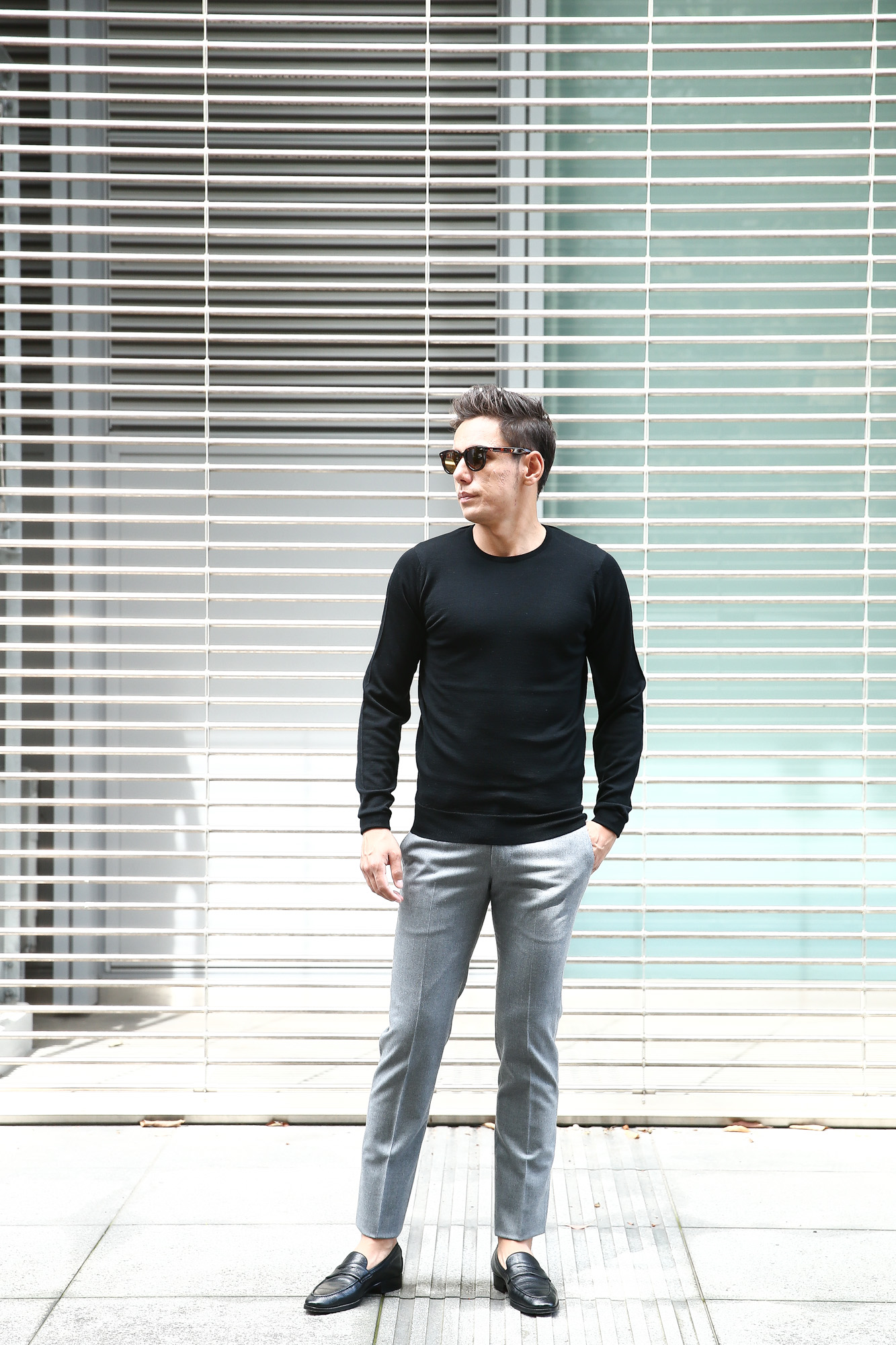 JOHN SMEDLEY (ジョンスメドレー) SICILY (シシリー) 30G Merino Wool (30ゲージメリノウール) クルーネックセーター BLACK (ブラック) Made in England (イギリス製)　2018 秋冬 johnsmedley ジョンスメドレー 愛知 名古屋 Alto e Diritto アルト エ デリット alto e diritto アルトエデリット