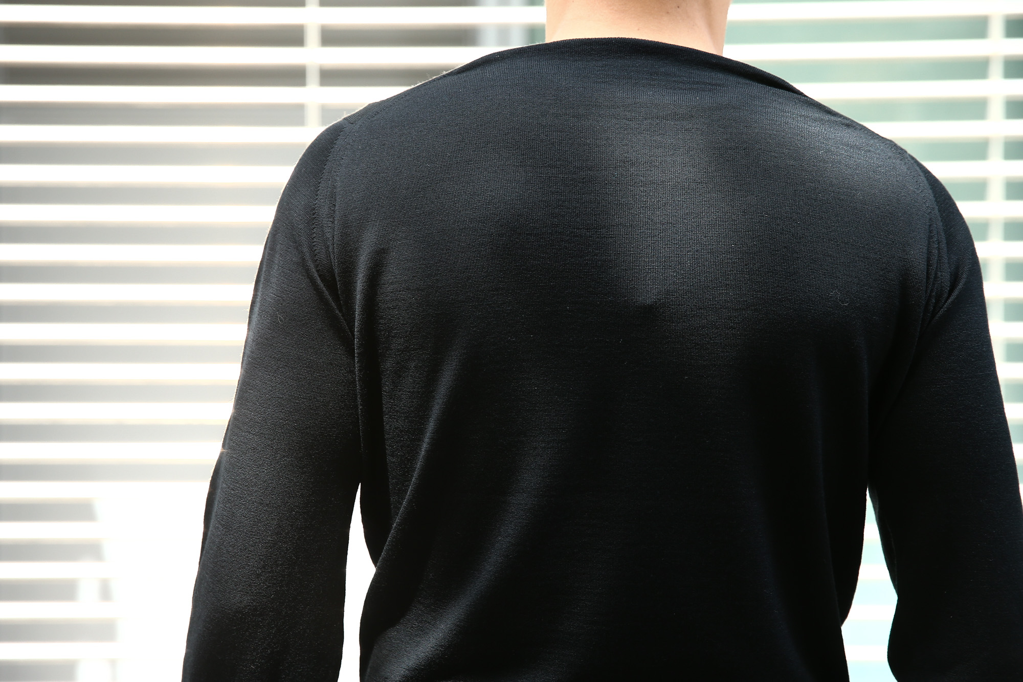 JOHN SMEDLEY (ジョンスメドレー) SICILY (シシリー) 30G Merino Wool (30ゲージメリノウール) クルーネックセーター BLACK (ブラック) Made in England (イギリス製)　2018 秋冬 johnsmedley ジョンスメドレー 愛知 名古屋 Alto e Diritto アルト エ デリット alto e diritto アルトエデリット