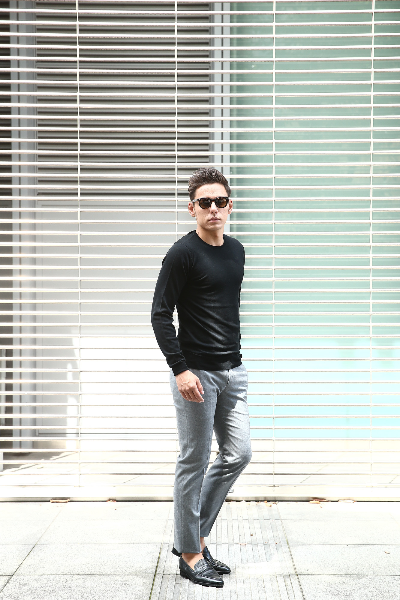 JOHN SMEDLEY (ジョンスメドレー) SICILY (シシリー) 30G Merino Wool (30ゲージメリノウール) クルーネックセーター BLACK (ブラック) Made in England (イギリス製)　2018 秋冬 johnsmedley ジョンスメドレー 愛知 名古屋 Alto e Diritto アルト エ デリット alto e diritto アルトエデリット