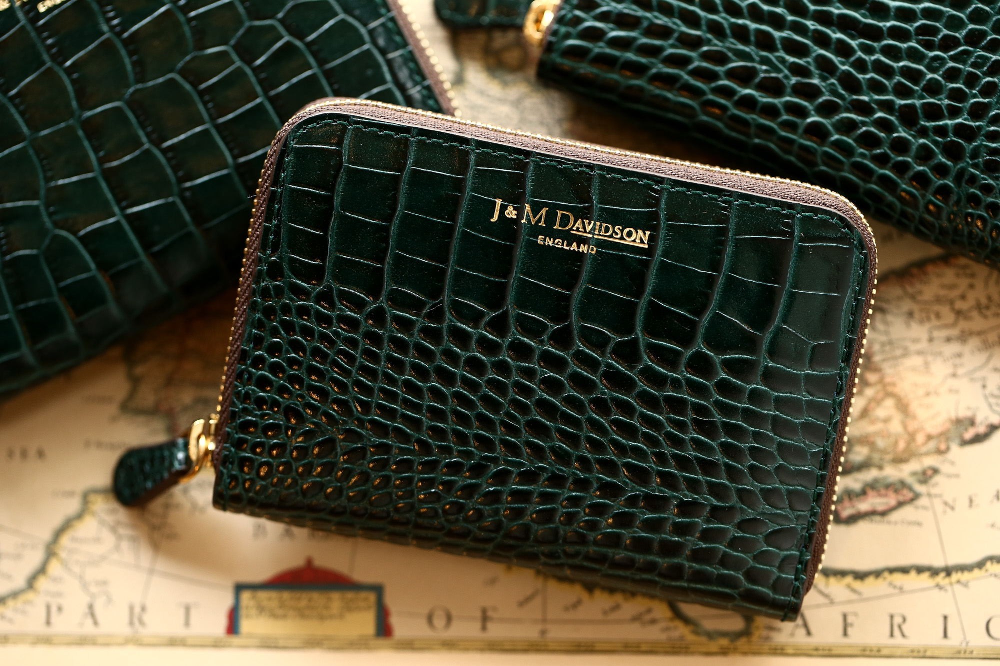 J&M DAVIDSON (ジェイアンドエムデヴィッドソン) SMALL ZIP PURSE (スモール ジップ パース) 7444 SMALL MOCK CROC (クロコダイル型押し) 折財布 ショートウォレット BOTTLE GREEN / NAVY (ボトルグリーン / ネイビー・4801) Made in spain (スペイン製) 2018 秋冬新作 jandmdavidson jmdavidson ウォレット ジェイエム 愛知 名古屋 Alto e Diritto アルト エ デリット alto e diritto アルトエデリット