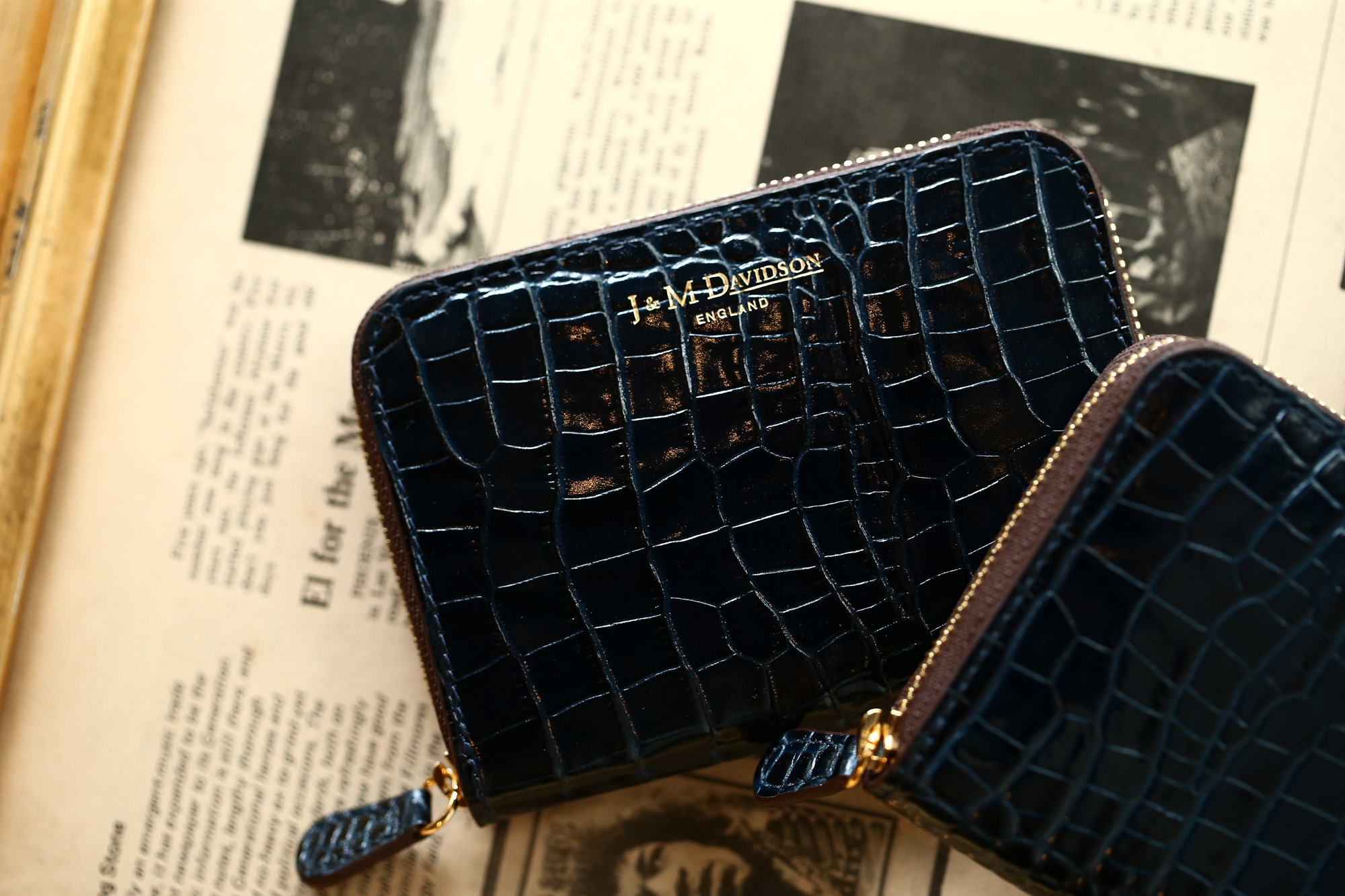 J&M DAVIDSON (ジェイアンドエムデヴィッドソン) SMALL ZIP PURSE (スモール ジップ パース) 7444 SMALL MOCK CROC (クロコダイル型押し) 折財布 ショートウォレット NAVY / NAVY (ネイビー / ネイビー・3901) Made in spain (スペイン製) 2018 秋冬新作 jandmdavidson jmdavidson ウォレット ジェイエム 愛知 名古屋 Alto e Diritto アルト エ デリット alto e diritto アルトエデリット