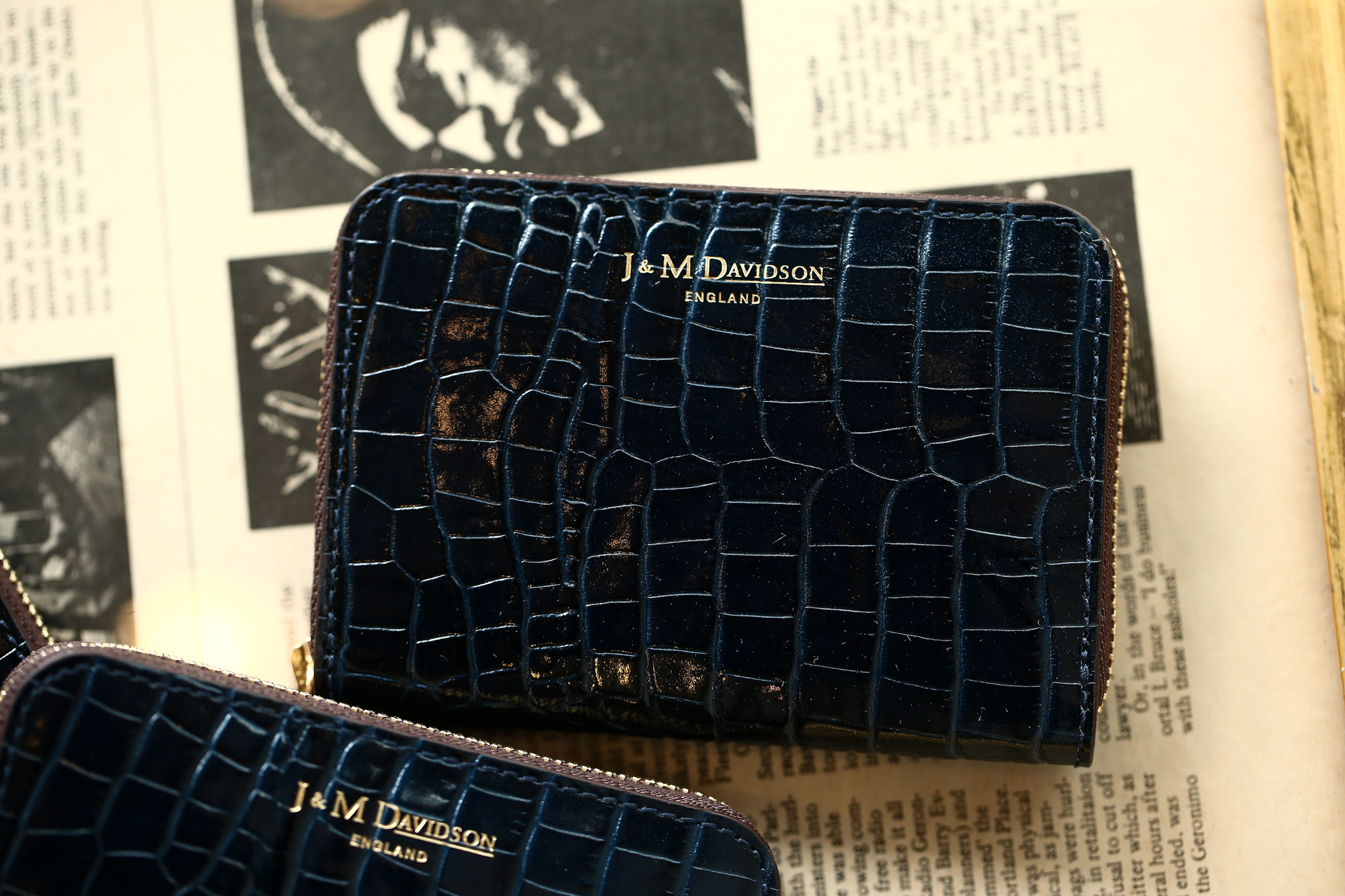 J&M DAVIDSON (ジェイアンドエムデヴィッドソン) SMALL ZIP PURSE (スモール ジップ パース) 7444 SMALL MOCK CROC (クロコダイル型押し) 折財布 ショートウォレット NAVY / NAVY (ネイビー / ネイビー・3901) Made in spain (スペイン製) 2018 秋冬新作 jandmdavidson jmdavidson ウォレット ジェイエム 愛知 名古屋 Alto e Diritto アルト エ デリット alto e diritto アルトエデリット