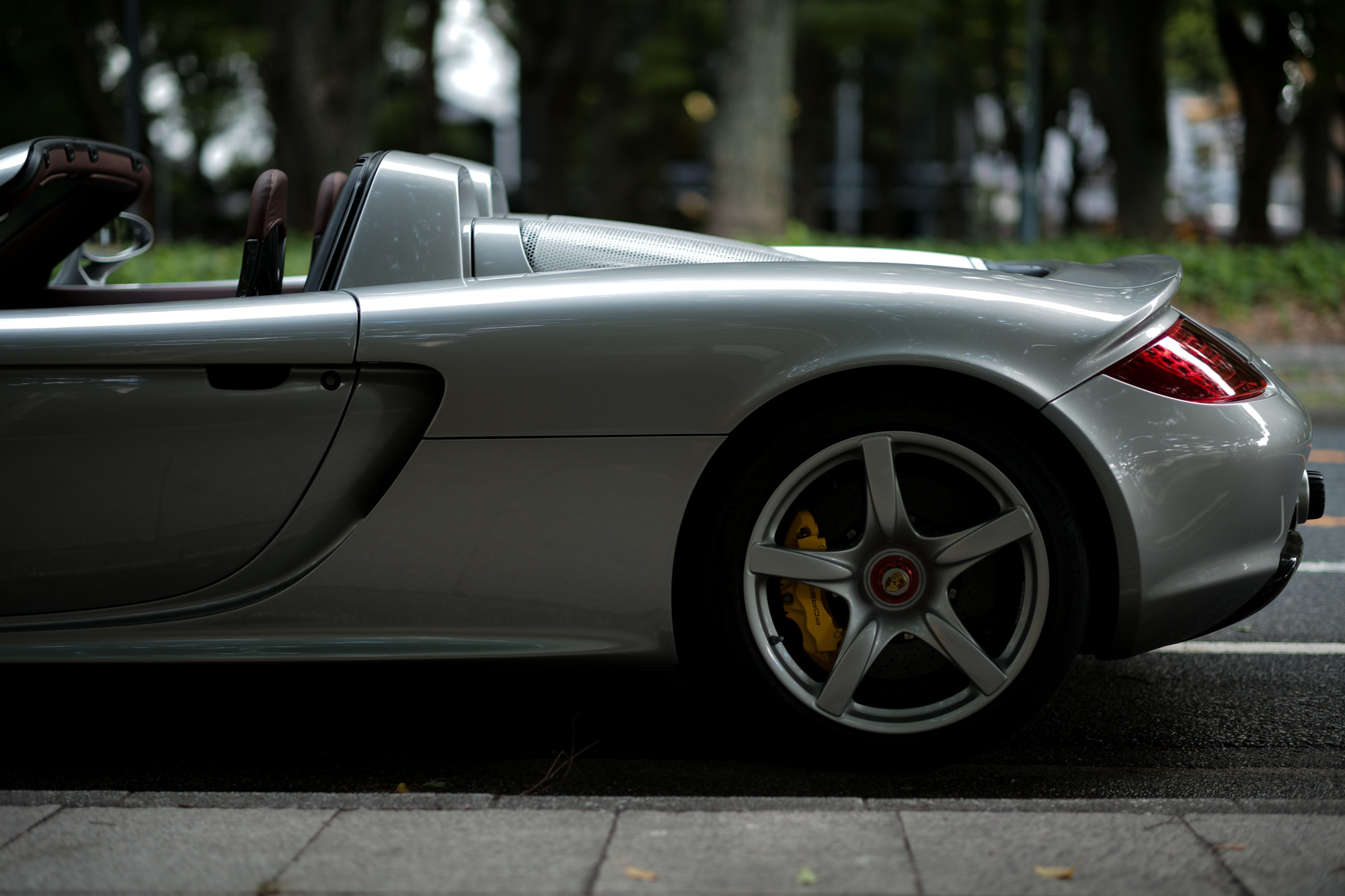 PORSCHE Carrera GT // LEICA NOCTILUX-M F1.25/75mm ASPH. ライカ leica ライカM10 ノクチルックス ノクチ 愛知 名古屋 Alto e Diritto アルト エ デリット alto e diritto アルトエデリット ポルシェ カレラ カレラGT CARRERAGT プレミアムカー