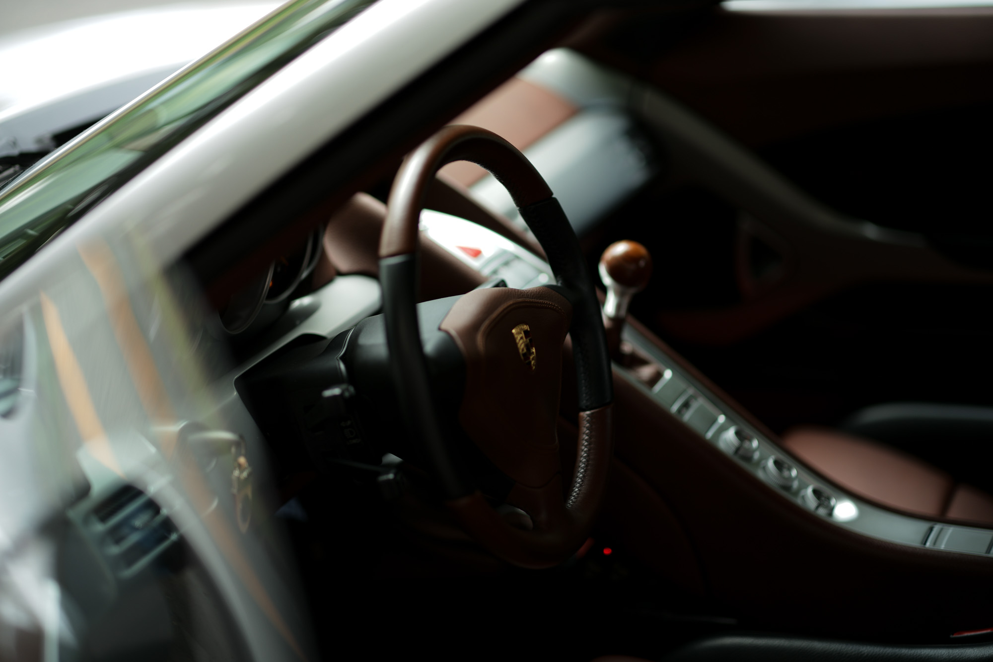 PORSCHE Carrera GT // LEICA NOCTILUX-M F1.25/75mm ASPH. ライカ leica ライカM10 ノクチルックス ノクチ 愛知 名古屋 Alto e Diritto アルト エ デリット alto e diritto アルトエデリット ポルシェ カレラ カレラGT CARRERAGT プレミアムカー