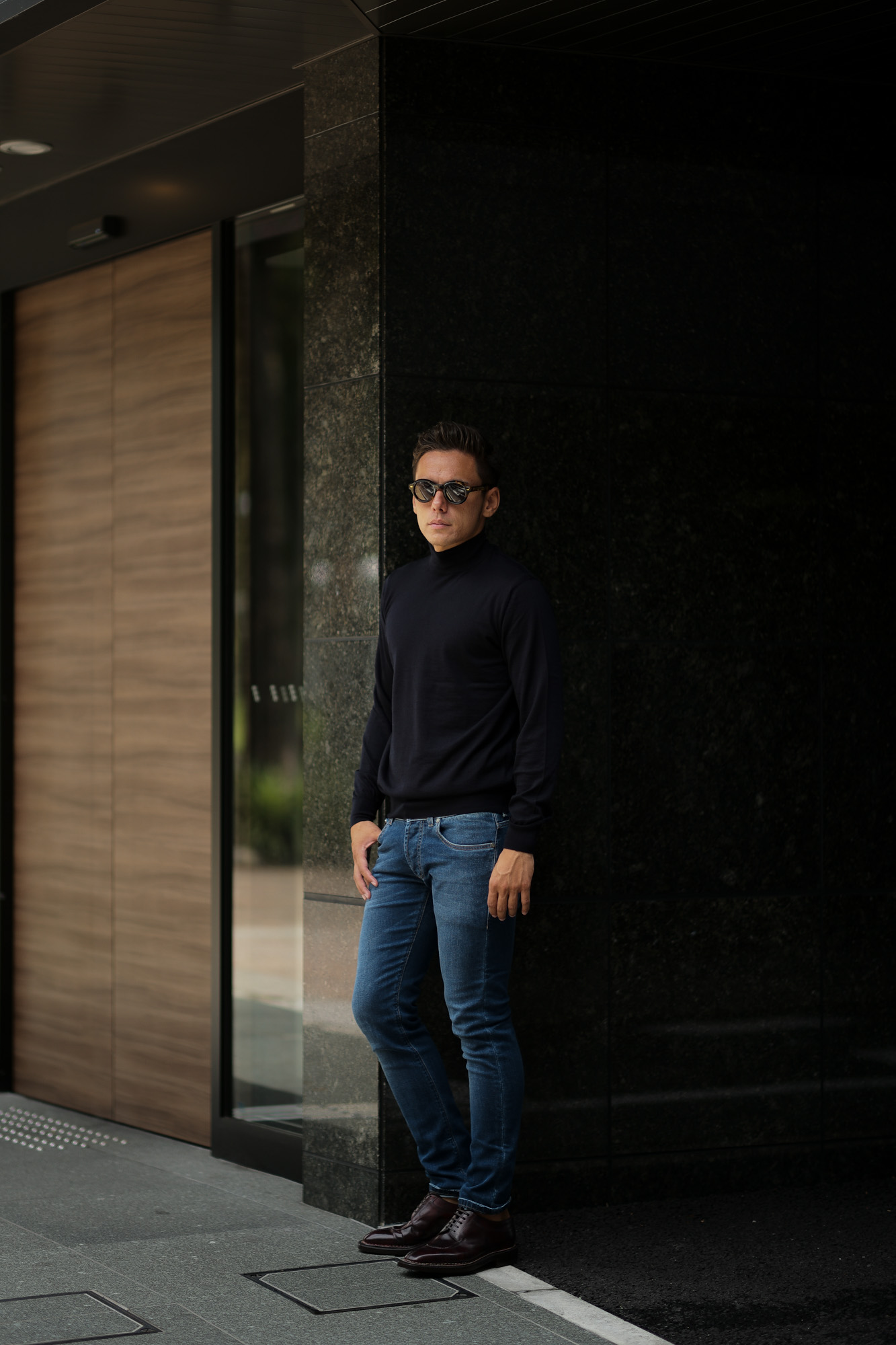 Cruciani (クルチアーニ) Cashmere Mock Neck Sweater (カシミヤ