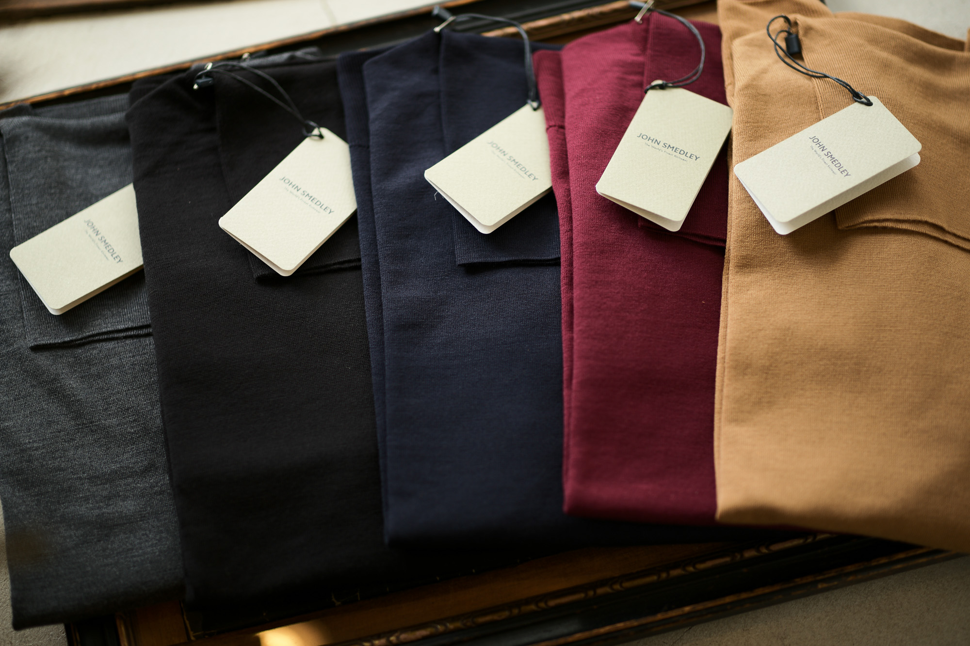 JOHN SMEDLEY (ジョンスメドレー) ORTA (オルタ) 30G Merino Wool (30ゲージメリノウール) タートルネックセーター CHACOAL(チャコール) , BLACK(ブラック) , MIDNIGHT(ミッドナイト) , BORDEAUX(ボルドー) , CAMEL(キャメル) Made in England (イギリス製) 2018 秋冬新作 johnsmedley 愛知 名古屋 alto e diritto アルトエデリット