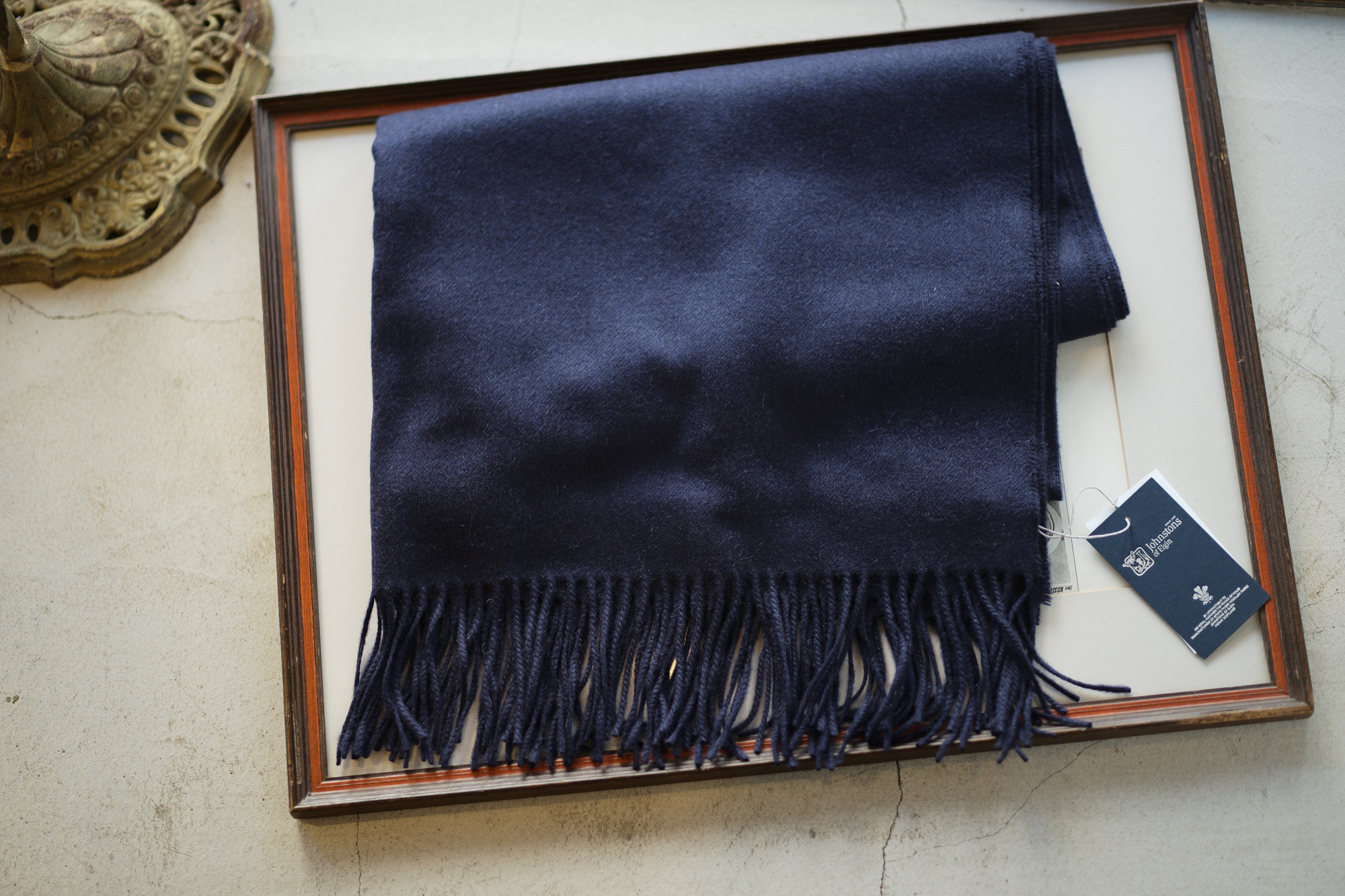 Johnstons (ジョンストンズ) WA56 STOLE Cashmere 100% カシミア 大判 ストール Navy (ネイビー・SD0707) Made in Scotland (スコットランド製) 2018 秋冬新作 愛知　名古屋 alto e diritto アルトエデリット altoediritto