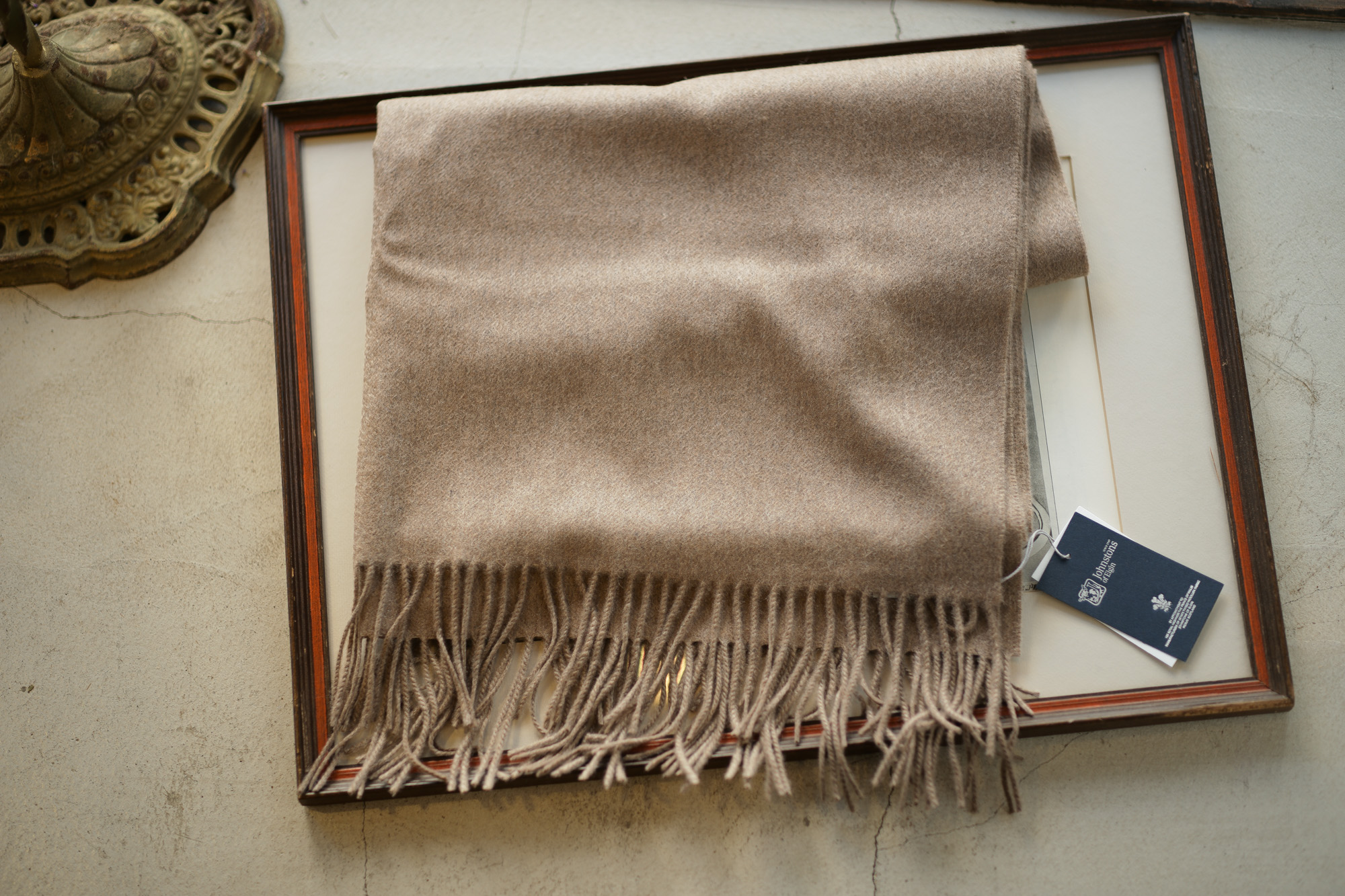 Johnstons (ジョンストンズ) WA56 STOLE Cashmere 100% カシミア 大判 ストール Otter (オッター・HB0333) Made in Scotland (スコットランド製) 2018 秋冬新作 愛知　名古屋 alto e diritto アルトエデリット altoediritto