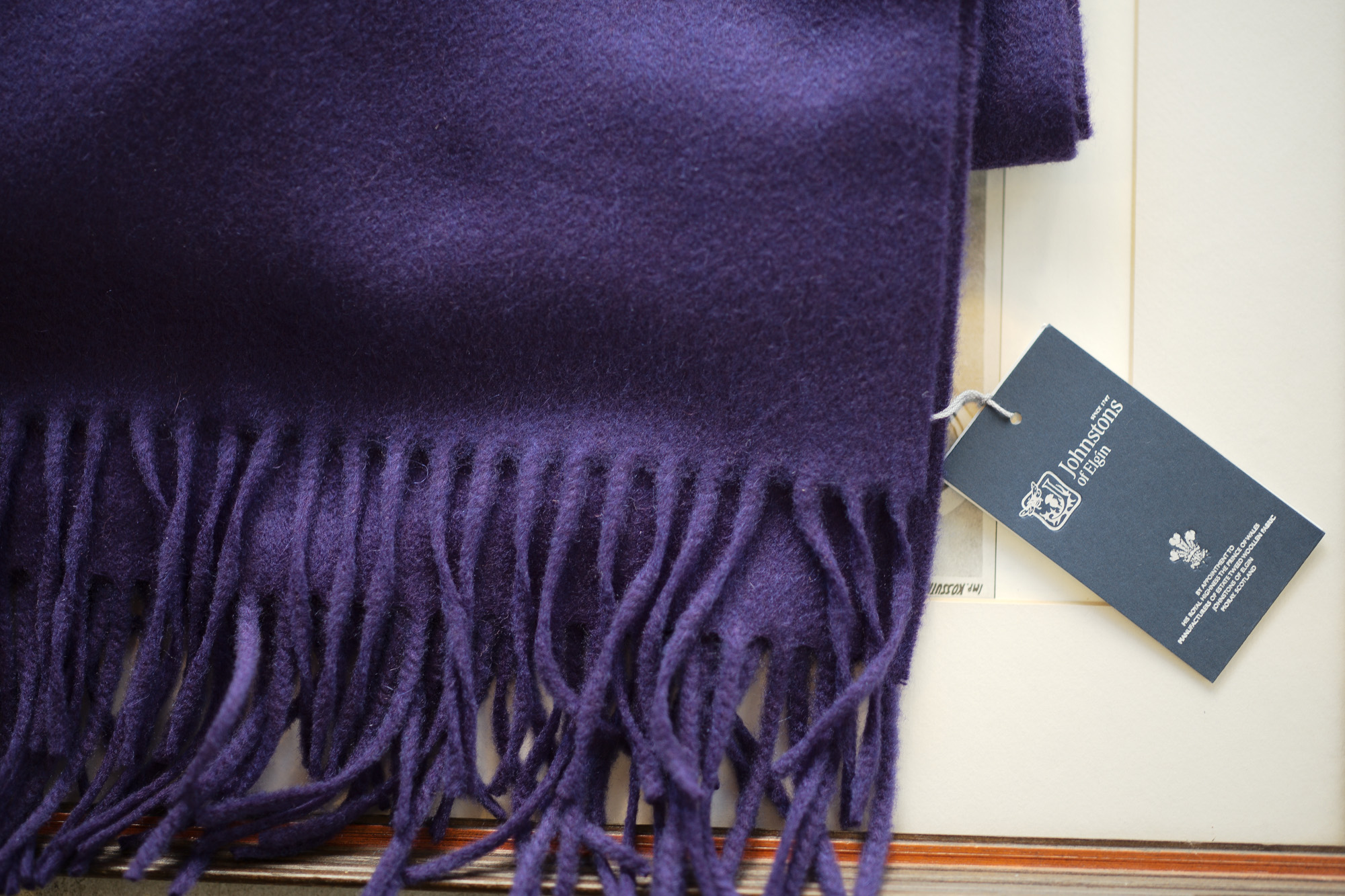 Johnstons (ジョンストンズ) WA56 STOLE Cashmere 100% カシミア 大判 ストール ROYAL PURPLE (ロイヤルパープル・SD7119) Made in Scotland (スコットランド製) 2018 秋冬新作 愛知　名古屋 alto e diritto アルトエデリット altoediritto