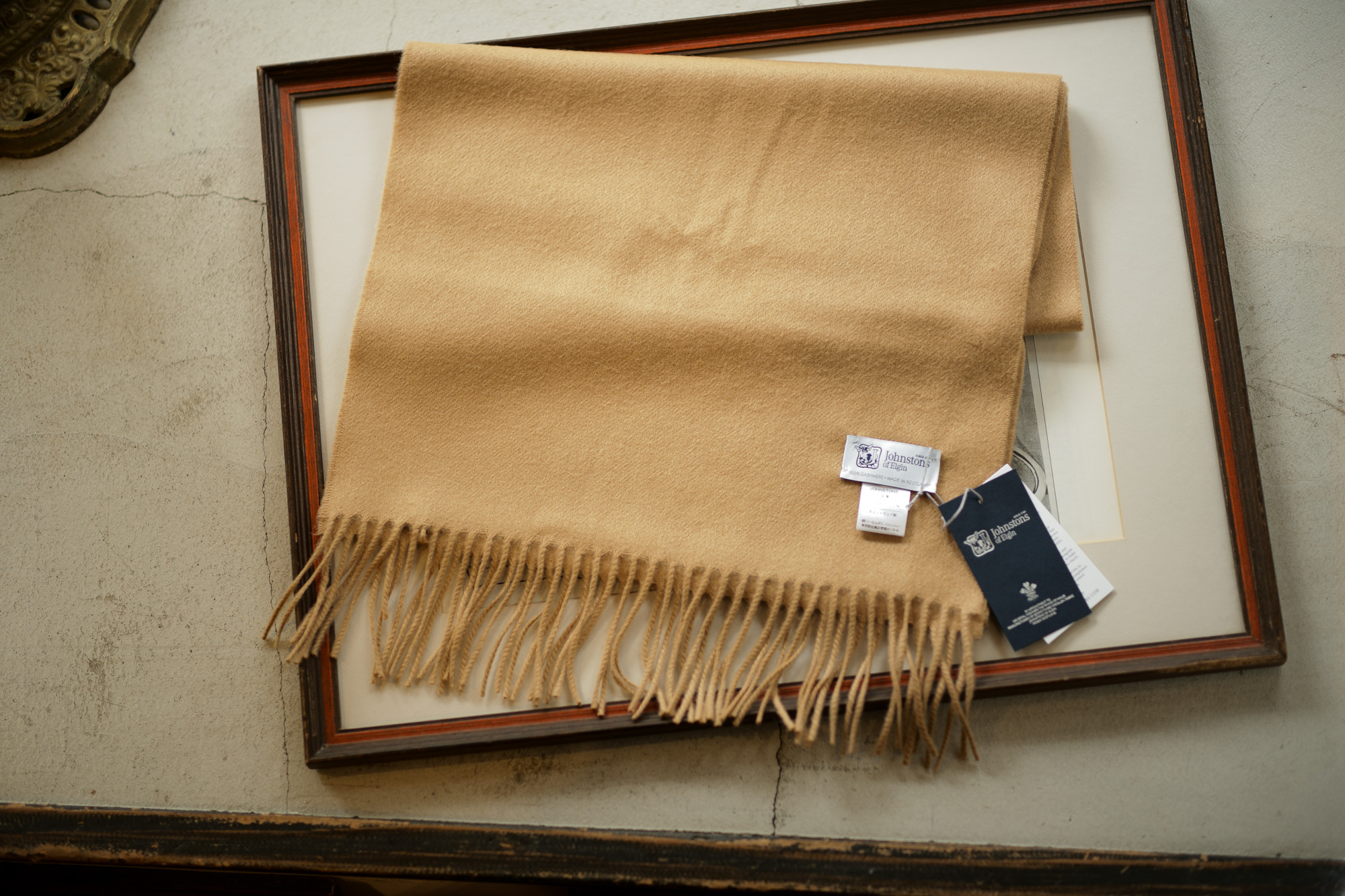 Johnstons (ジョンストンズ) WA57 MUFFLER STOLE Cashmere 100% カシミア マフラー CAMEL (キャメル・SB414200) Made in Scotland (スコットランド製) 2018 秋冬新作 愛知 名古屋 Alto e Diritto altoediritto アルトエデリット ストール