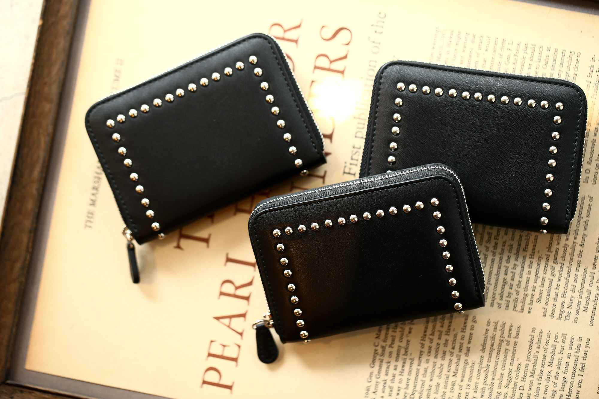 J&M DAVIDSON (ジェイアンドエムデヴィッドソン) JET SET COLLECTION (ジェットセット コレクション) SMALL ZIP PURSE WITH STUDS (スモール ジップ パース ウィズ スタッズ) 10131N CALF LEATHER (カーフレザー) 折財布 ショートウォレット BLACK (ブラック・9990) Made in spain (スペイン製) 2018 秋冬新作 jmdavidson 愛知 名古屋 Alto e Diritto アルト エ デリット