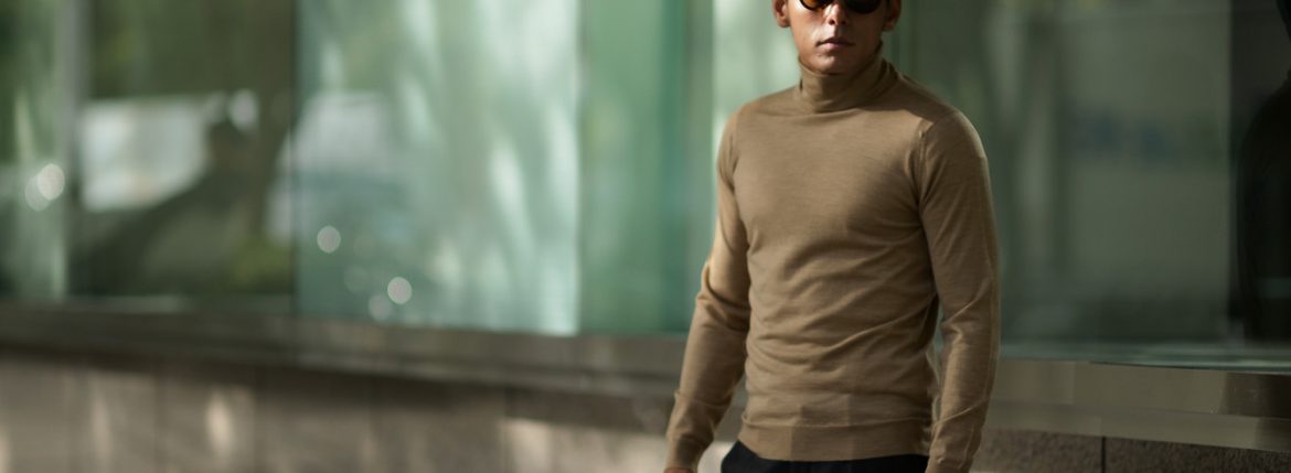 JOHN SMEDLEY (ジョンスメドレー) IMPERIAL KASHMIR (カシミアシリーズ) ARLINGTON (アーリントン) CASHMERE × Merino Wool (カシミア × メリノウール) 30ゲージ カシミアウール タートルネックセーター DARK CAMEL (ダークキャメル) Made in England (イギリス製) 2018 秋冬新作 johnsmedey カシミヤ 愛知 名古屋 alto e diritto altoediritto アルトエデリット