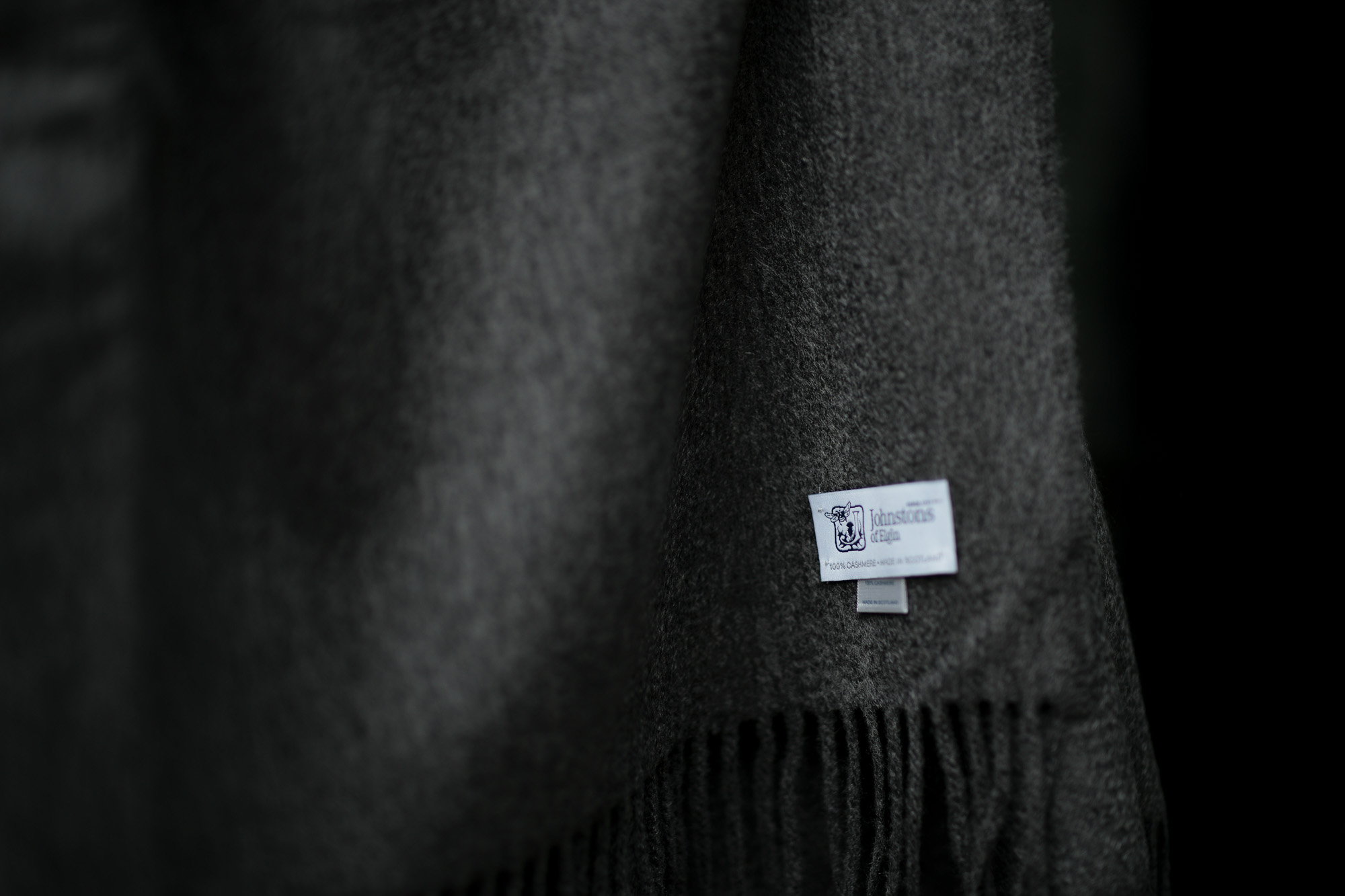 Johnstons (ジョンストンズ) WA56 STOLE Cashmere 100% カシミア 大判 ストール Mid Grey (ミッドグレー・HA0501) Made in Scotland (スコットランド製) 2018 秋冬新作 愛知　名古屋 alto e diritto アルトエデリット altoediritto