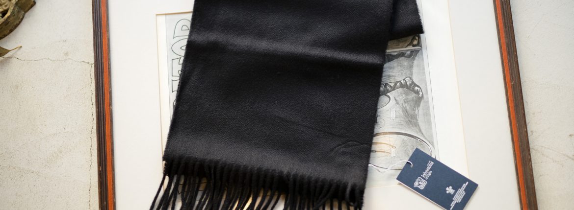 Johnstons (ジョンストンズ) WA16 MUFFLER SCARF Cashmere 100% カシミア マフラー Black (ブラック・SA0900) Made in Scotland (スコットランド製) 2018 秋冬新作 愛知 名古屋 alto e diritto altoediritto アルトエデリット ストール ジョンストンズ