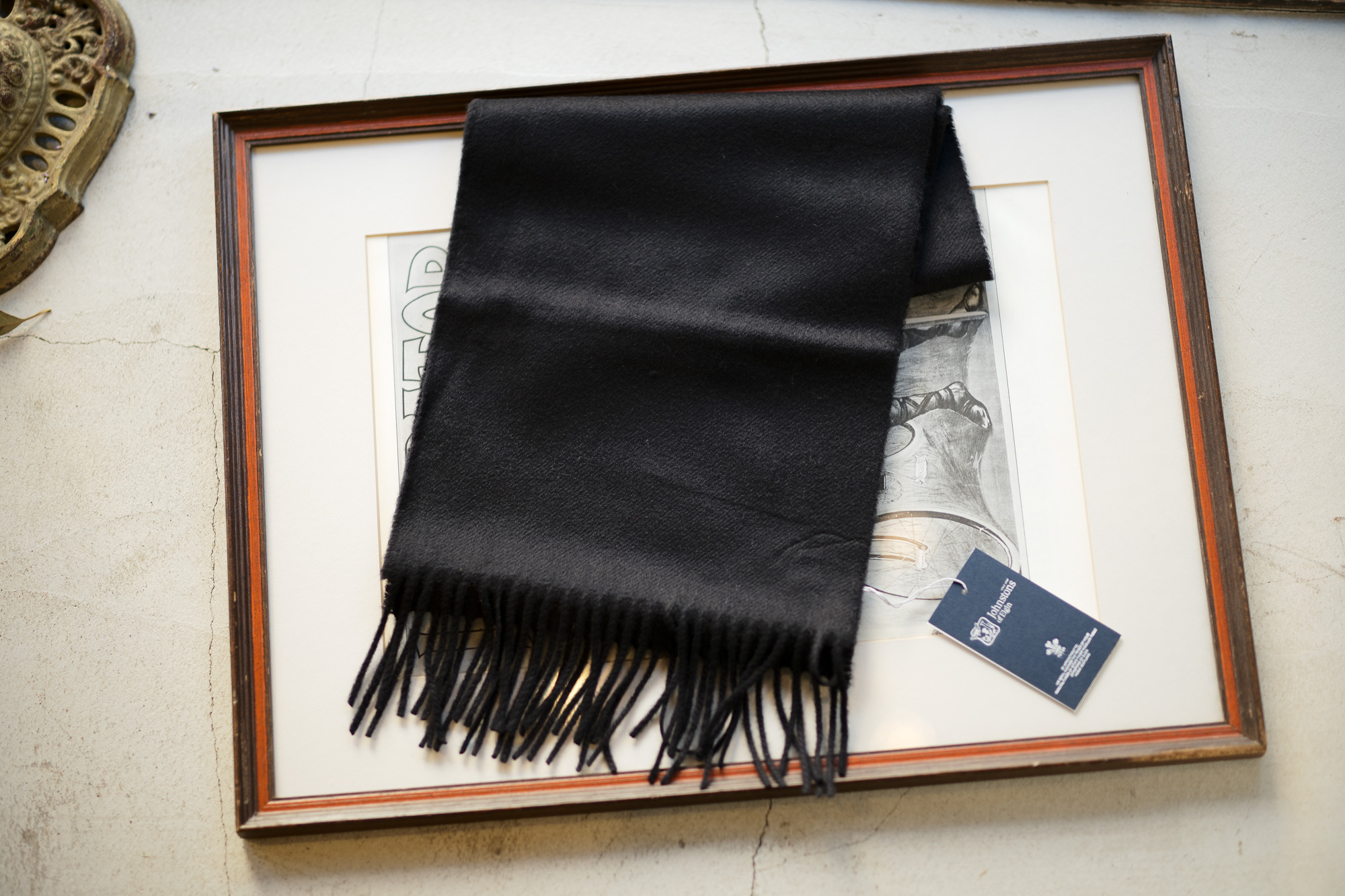 Johnstons (ジョンストンズ) WA16 MUFFLER SCARF Cashmere 100% カシミア マフラー Black (ブラック・SA0900) Made in Scotland (スコットランド製) 2018 秋冬新作 愛知 名古屋 alto e diritto altoediritto アルトエデリット ストール ジョンストンズ