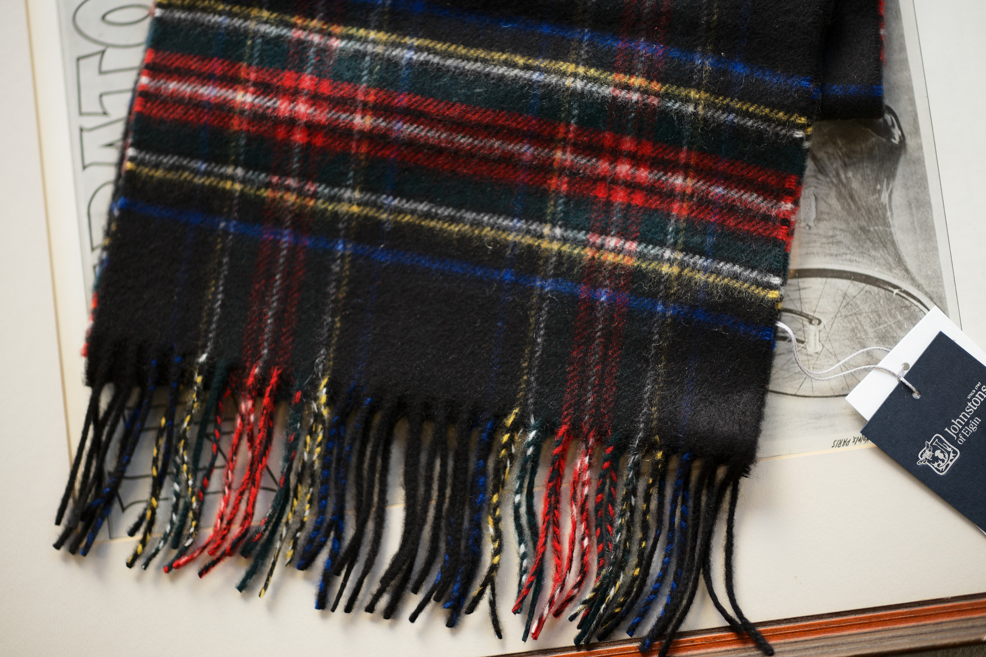 Johnstons (ジョンストンズ) WA16 MUFFLER SCARF Cashmere 100% カシミア マフラー Black Stewart (ブラックスチュワート・KU0324) Made in Scotland (スコットランド製) 2018 秋冬新作 愛知 名古屋 alto e diritto altoediritto アルトエデリット ストール ジョンストンズ