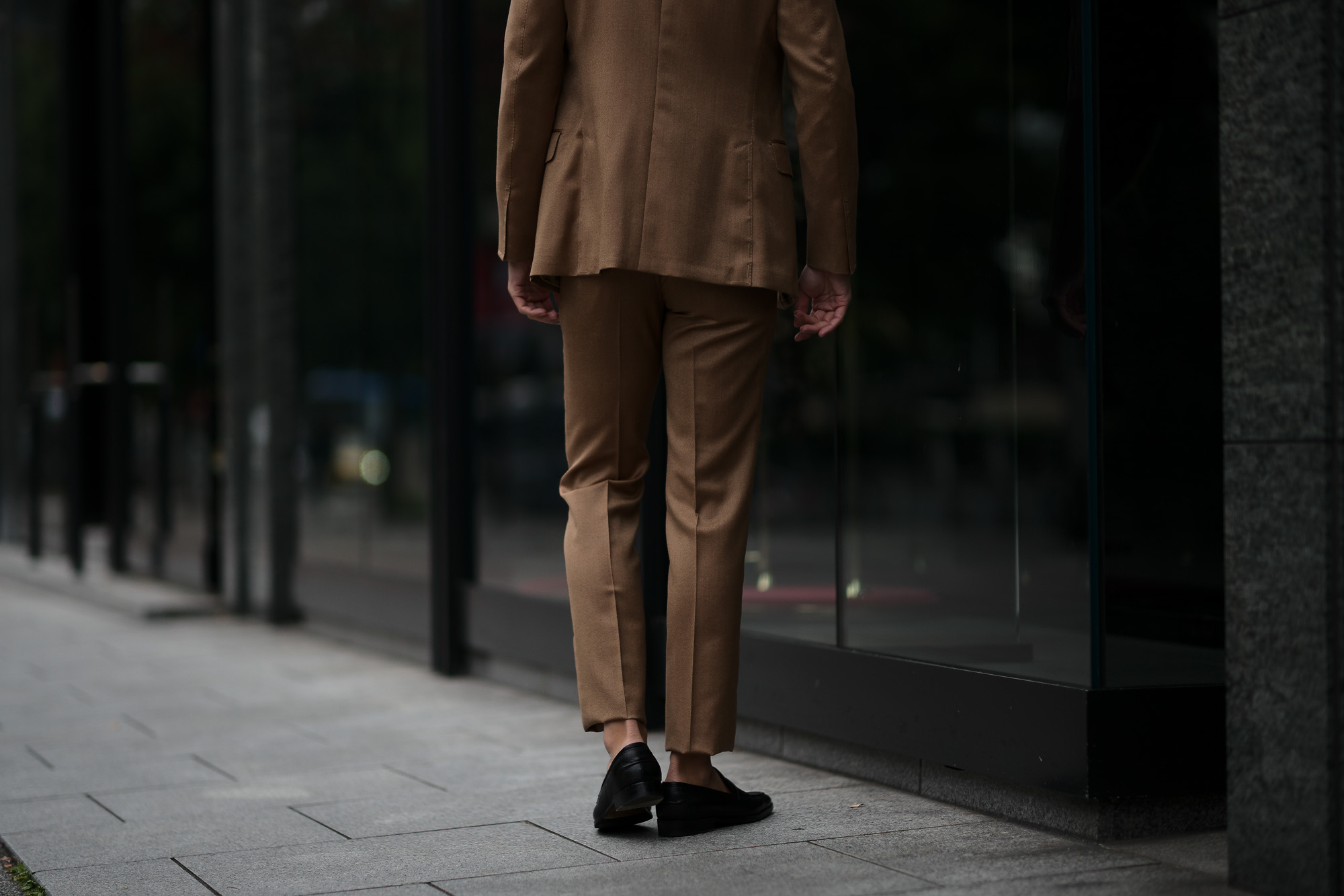 LARDINI (ラルディーニ) SARTORIA (サルトリア) SOLARO ソラーロ 3P スーツ BEIGE (ベージュ・1) Made in italy (イタリア製) 2018 秋冬新作  愛知 名古屋 alto e diritto altoediritto アルトエデリット