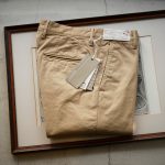 INCOTEX SLACKS（インコテックススラックス）10S100 SLIM FIT G.D. GABARDIND STRETCH ガーメントダイ ストレッチ コットン トラウザーズ チノパンツ BEIGE (ベージュ・512) 2019 春夏新作のイメージ