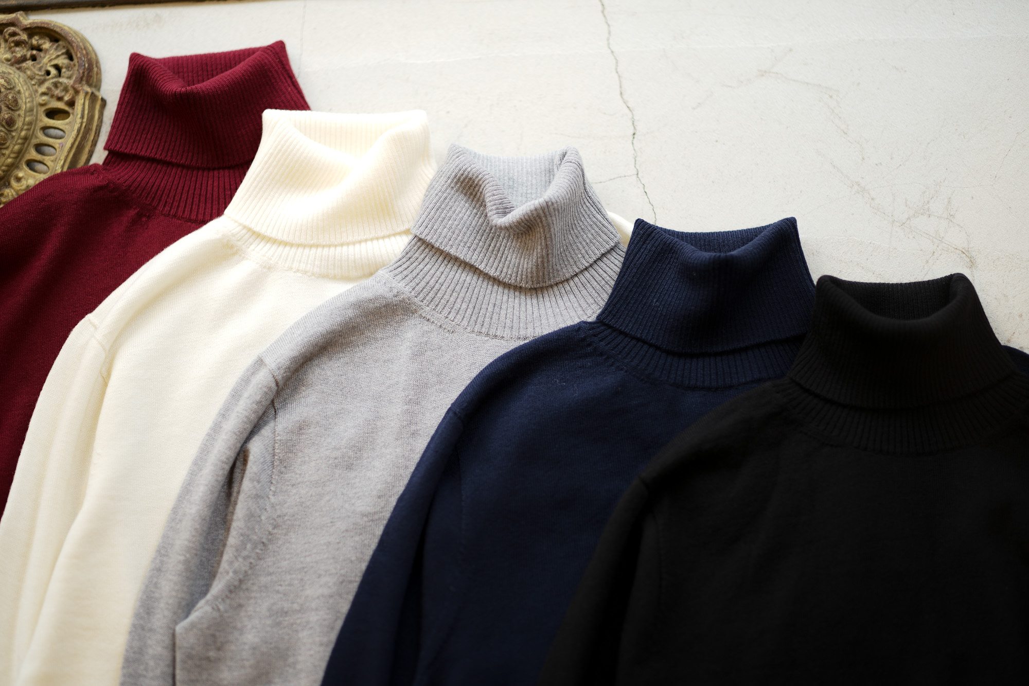 Cuervo (クエルボ) Sartoria Collection (サルトリア コレクション) John(ジョン) Turtle Neck Sweater (タートルネックセーター) ウールニット セーター BLACK (ブラック),NAVY(ネイビー),GRAY(グレー),WHITE(ホワイト),BORDEAUX (ボルドー),BROWN(ブラウン),CHACOAL(チャコール) MADE IN JAPAN (日本製) 2019 秋冬 愛知 名古屋 altoediritto アルトエデリット