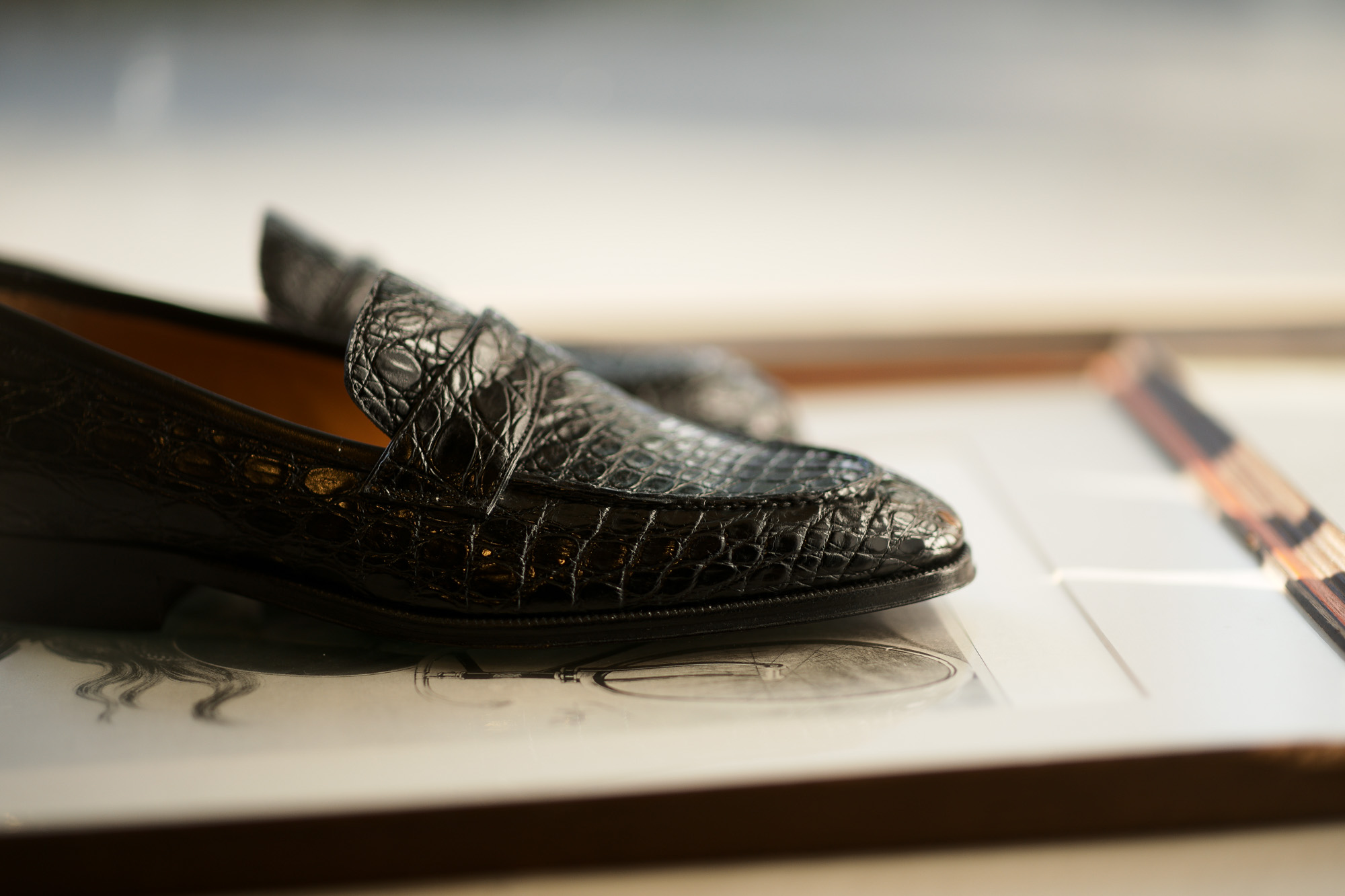 ENZO BONAFE (エンツォボナフェ) ART. EB-08 Crocodile Coin Loafer (クロコダイル コイン ローファー) Mat Crocodile Leather マット クロコダイル レザー ドレスシューズ ローファー NERO (ブラック) made in italy (イタリア製) 2019 春夏新作 愛知 名古屋 enzobonafe エンツォボナフェ eb08 ローファー zodiac nagoya alto e diritto altoediritto アルトエデリット コードバン　5,5.5,6,6.5,7,7.5,8,8.5,9,9.5