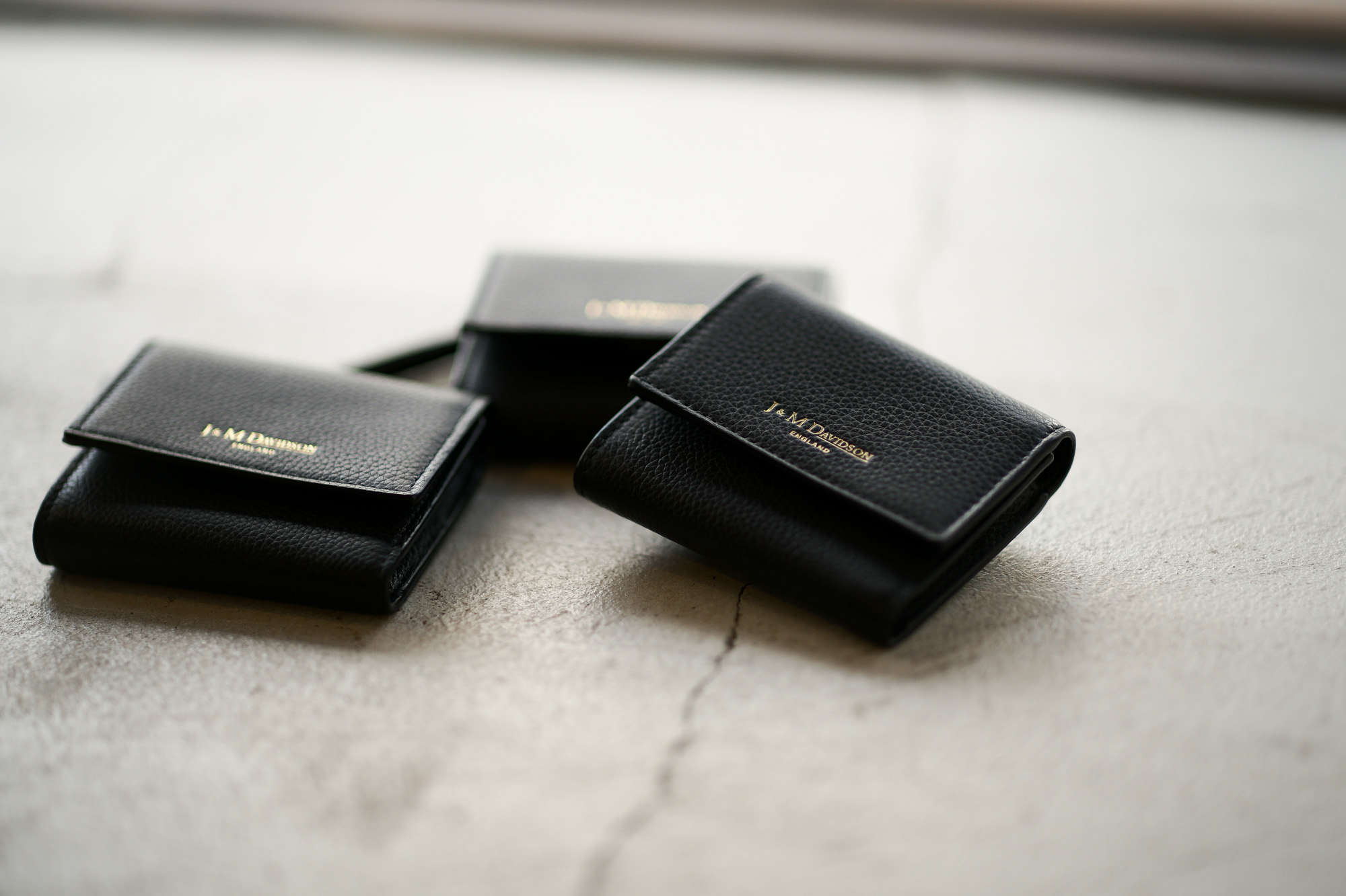 J&M DAVIDSON (ジェイアンドエムデヴィッドソン) TWO FOLD WALLET (トゥー フォルド ウォレット) GRAIN LEATHER (グレインレザー) 折財布 BLACK (ブラック・9990) Made in spain (スペイン製) 2019 春夏新作 jandmdavidson  ジェイエムデヴィッドソン　愛知 名古屋 altoediritto アルトエデリット