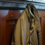 MOORER (ムーレー) SC / MORANDI-KM (モランディ) ポリエステル ダブルブレスト スタンドカラー スプリング コート VISONE (グレージュ) Made in italy (イタリア製) 2019 春夏新作のイメージ