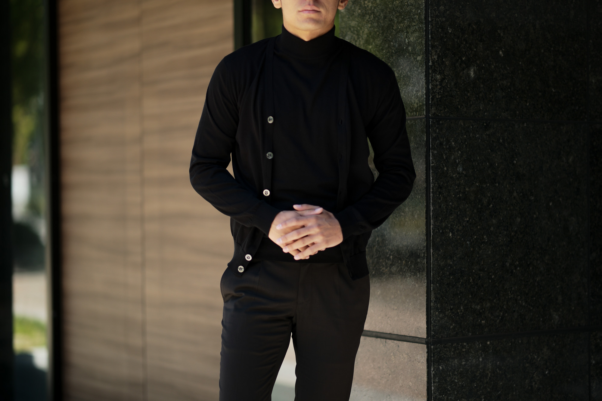 JOHN SMEDLEY (ジョンスメドレー) ISEO (イセオ) SEA ISLAND COTTON (シーアイランドコットン) コットンニット Vネック カーディガン BLACK (ブラック) Made in England (イギリス製) 2019 春夏新作 johnsmedley 愛知 名古屋 altoediritto アルトエデリット