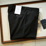 VIGANO (ヴィガーノ) WASHABLE SLACKS (ウォッシャブル スラックス) ウォッシャブル トロピカルウール テーパード ワンプリーツ パンツ BLACK (ブラック・998) 2019 春夏新作のイメージ