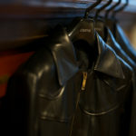 Cuervo (クエルボ) Satisfaction Leather Collection (サティスファクション レザー コレクション) East West(イーストウエスト) SMOKE(スモーク) BUFFALO LEATHER (バッファロー レザー) レザージャケット BLACK(ブラック) MADE IN JAPAN (日本製) 2019 秋冬新作 【入荷しました】【フリー分発売開始】のイメージ