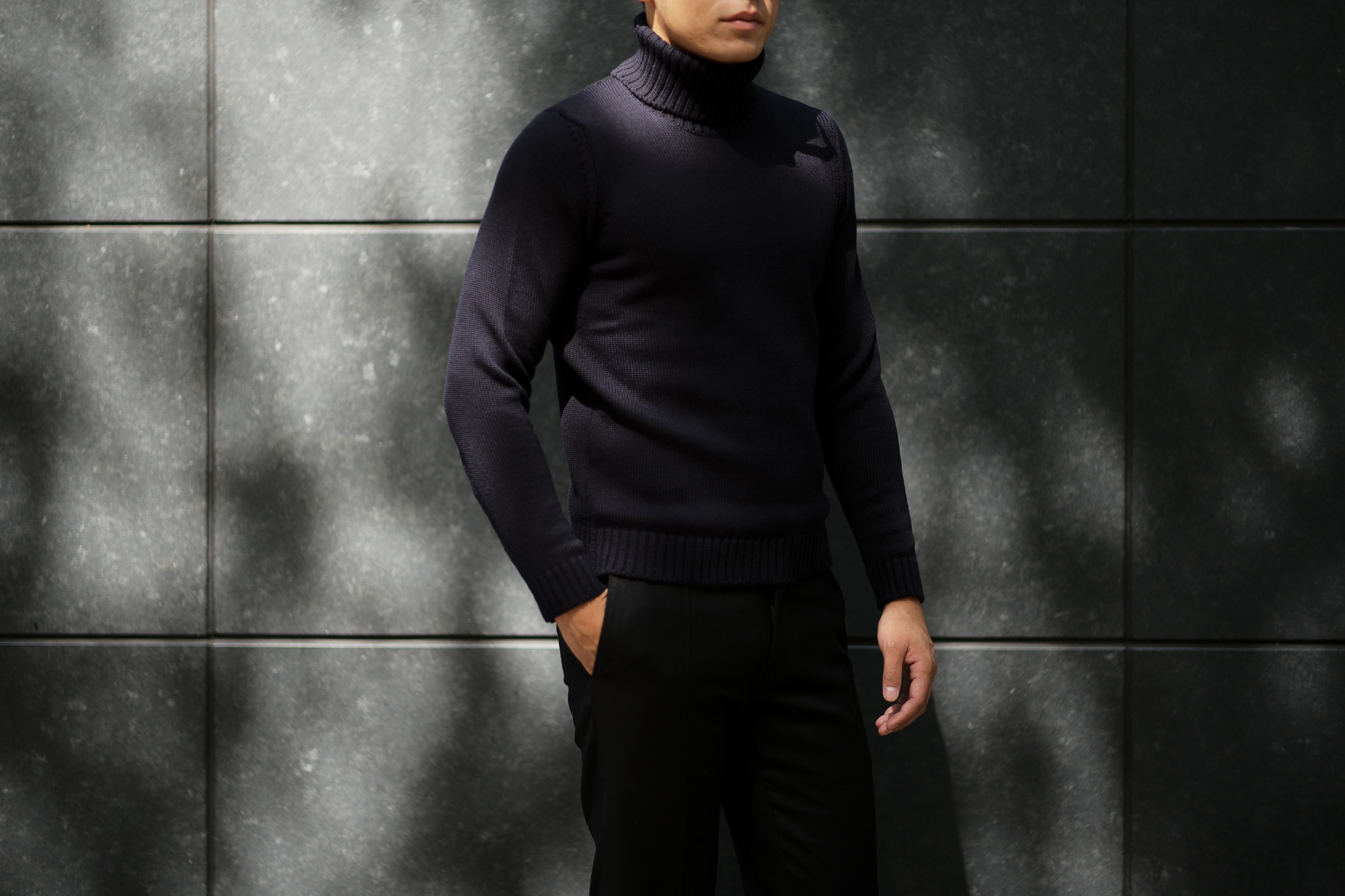 ZANONE (ザノーネ) Turtle Neck Sweater (タートルネックセーター) 810005 Z0229 VIRGIN WOOL 100% ミドルゲージ ウールニット セーター NAVY (ネイビー・Z1375) made in italy (イタリア製) 2019 秋冬 【ご予約受付中】zanone ニット クルーネック 愛知 名古屋 Alto e Diritto アルト エ デリット