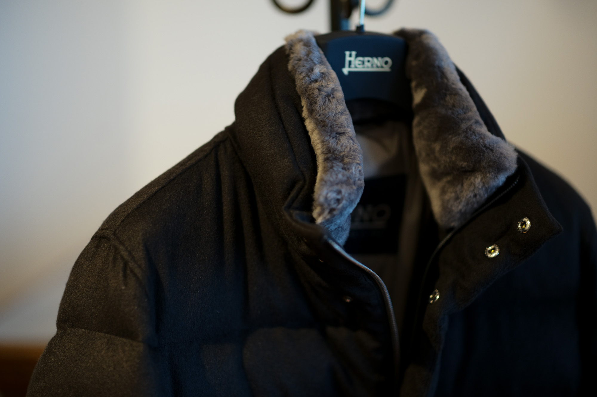 HERNO(ヘルノ) PI0584U Silk Cashmere Down coat (シルク カシミア ダウン コート) PIACENZA (ピアツェンツァ) DROP GLIDE NYLON ULTRALIGHT 撥水 シルク カシミア ダウン コート BLACK (ブラック・9300) Made in italy (イタリア製) 2019 秋冬新作 alto e dirittoアルトエデリット 42,44,46,48,50,52